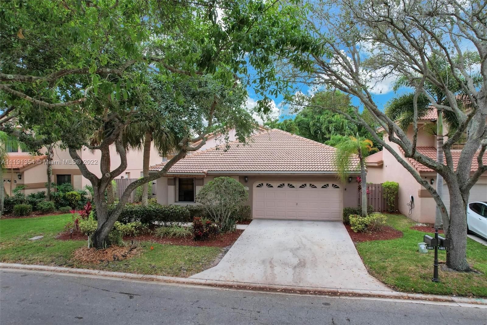 Real estate property located at 1601 104th Ave, Broward County, Plantation, FL