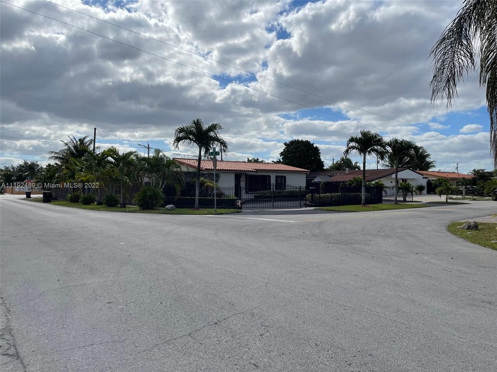 Real estate property located at 6581 12th Ct, Miami-Dade County, Hialeah, FL