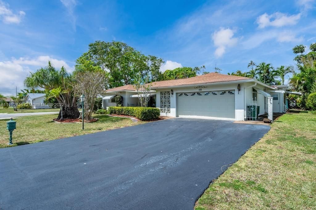 Real estate property located at 8111 91st Ave, Broward County, Tamarac, FL