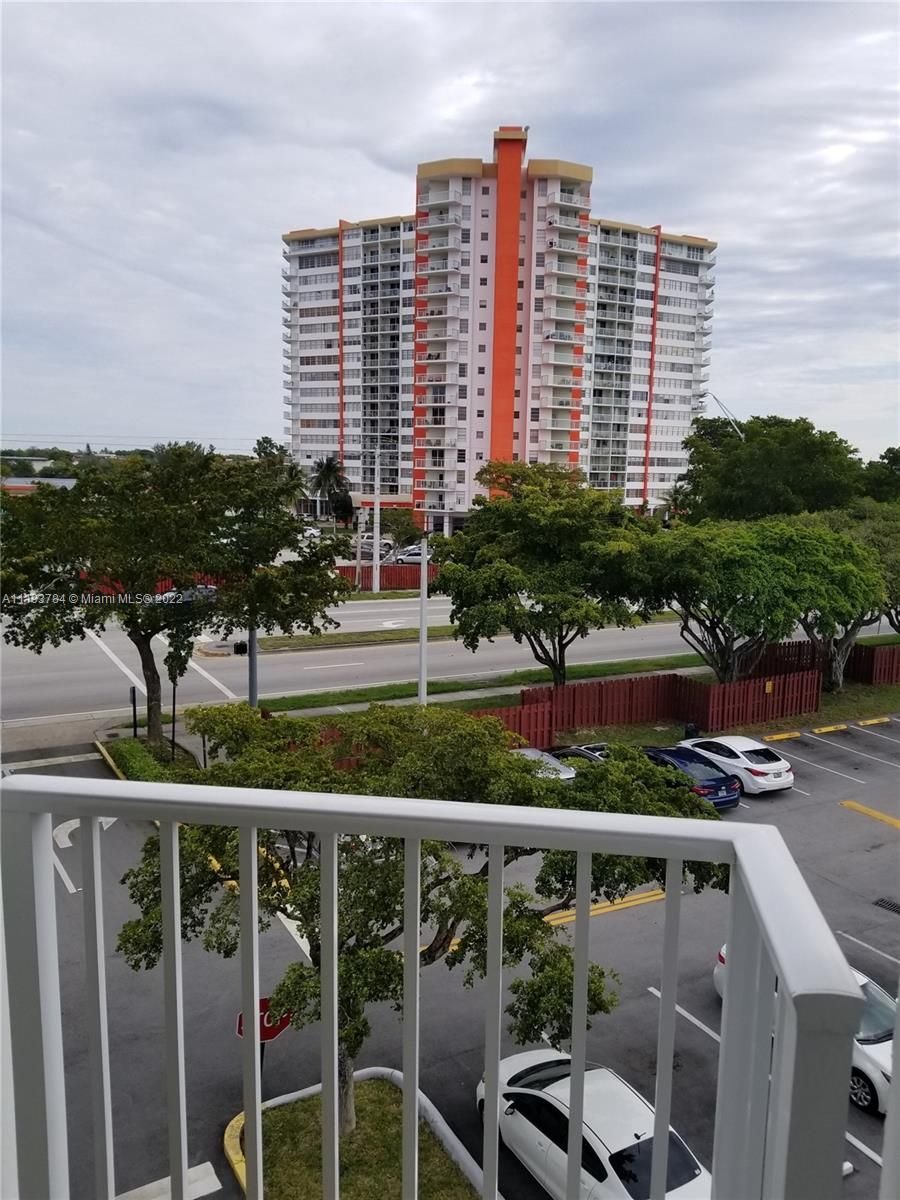Real estate property located at 1200 Miami Gardens Dr #414W, Miami-Dade County, Miami, FL