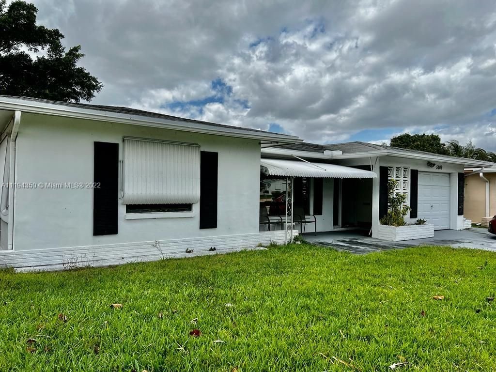 Real estate property located at 5209 50th Ave, Broward County, Tamarac, FL