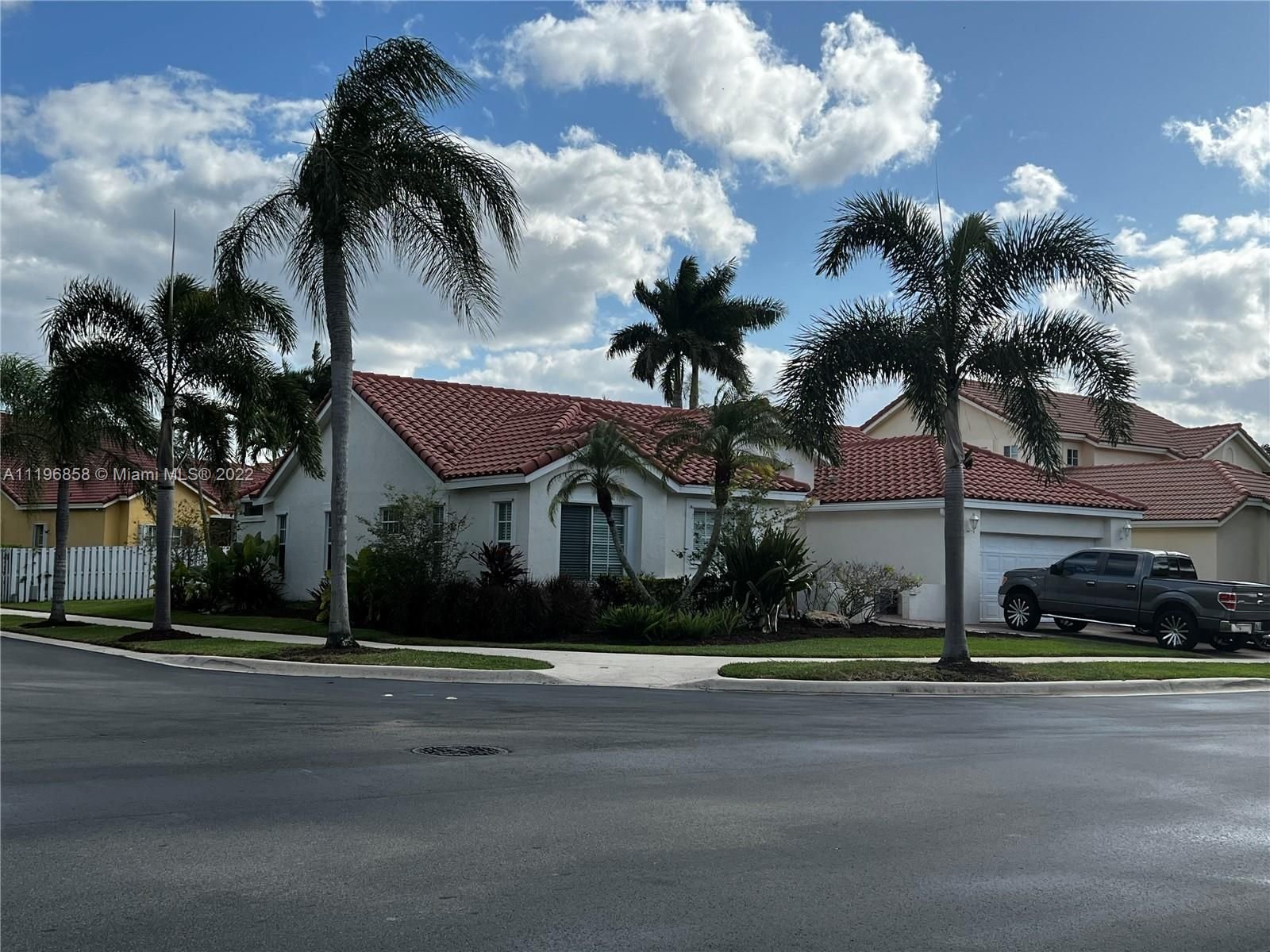 Real estate property located at 530 Spinnaker, Broward County, Weston, FL