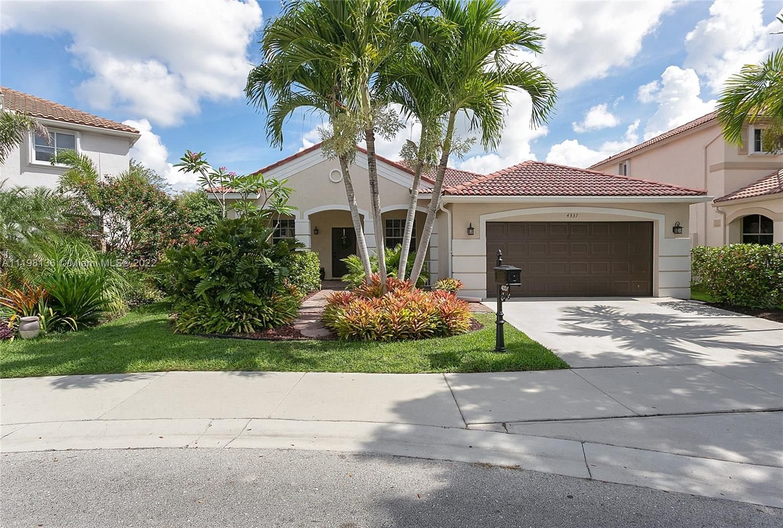 Real estate property located at 4337 Fox Hollow, Broward County, Weston, FL