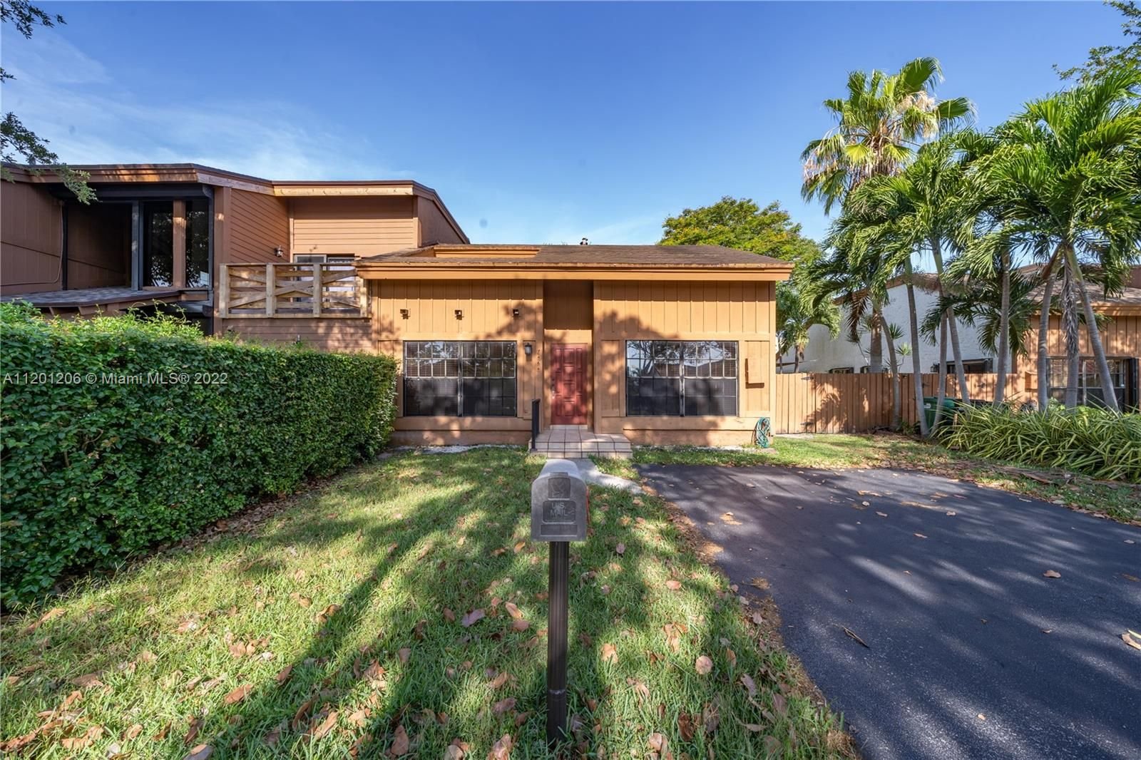 Real estate property located at 7464 115th Ct, Miami-Dade County, Miami, FL