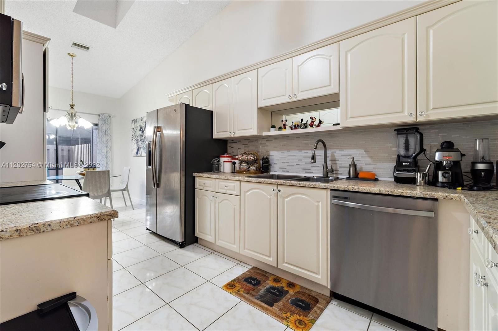 Real estate property located at 7560 79th Ave V2, Broward County, Tamarac, FL