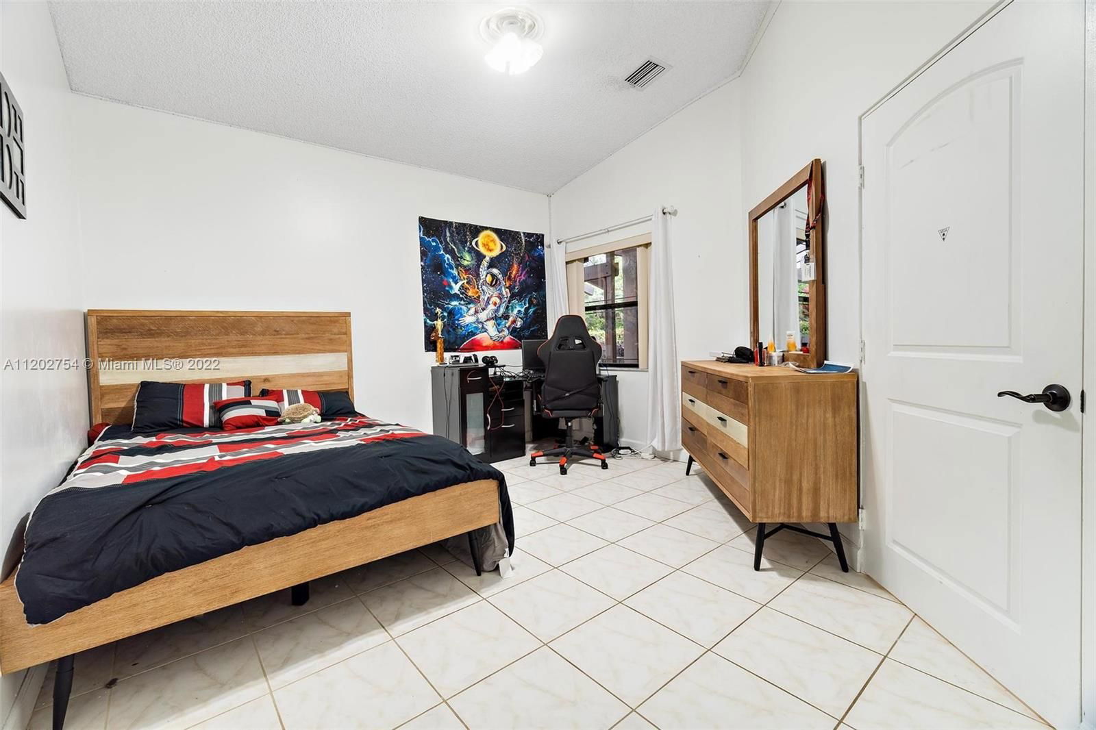 Real estate property located at 7560 79th Ave V2, Broward County, Tamarac, FL