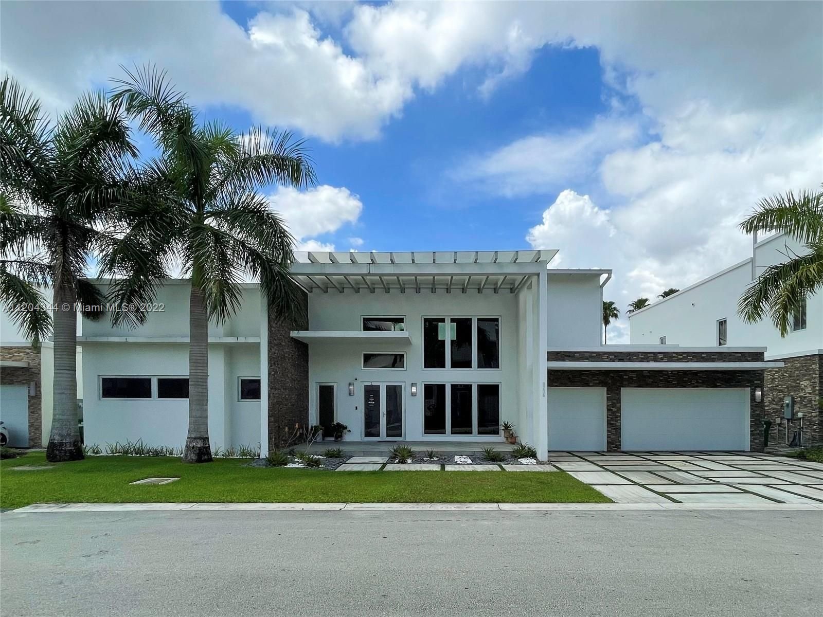 Real estate property located at 8236 33rd Ter, Miami-Dade County, Doral, FL
