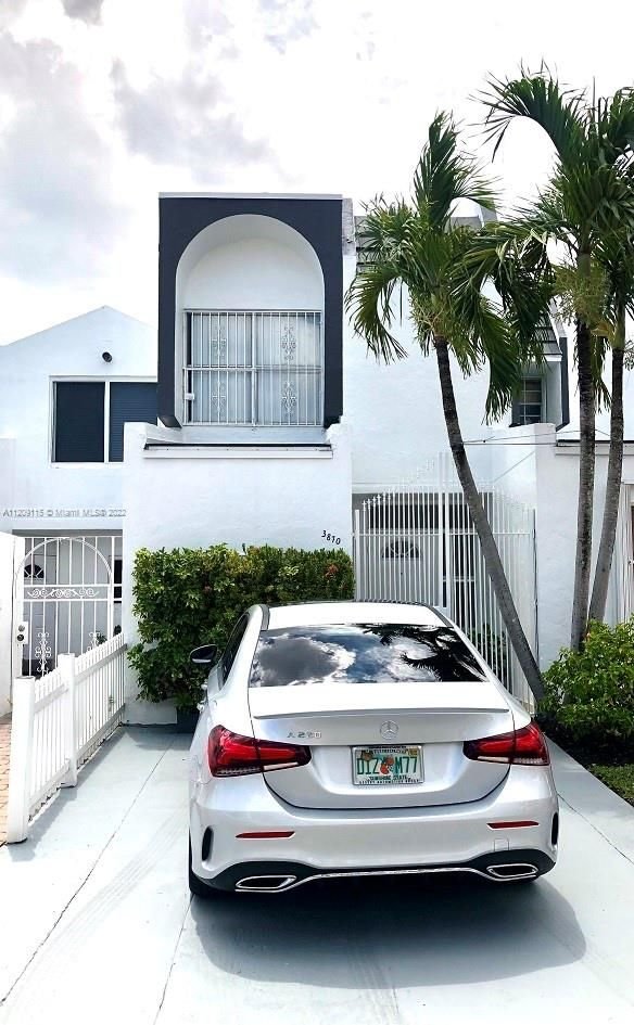 Real estate property located at 3870 8th Way #42, Miami-Dade County, Hialeah, FL