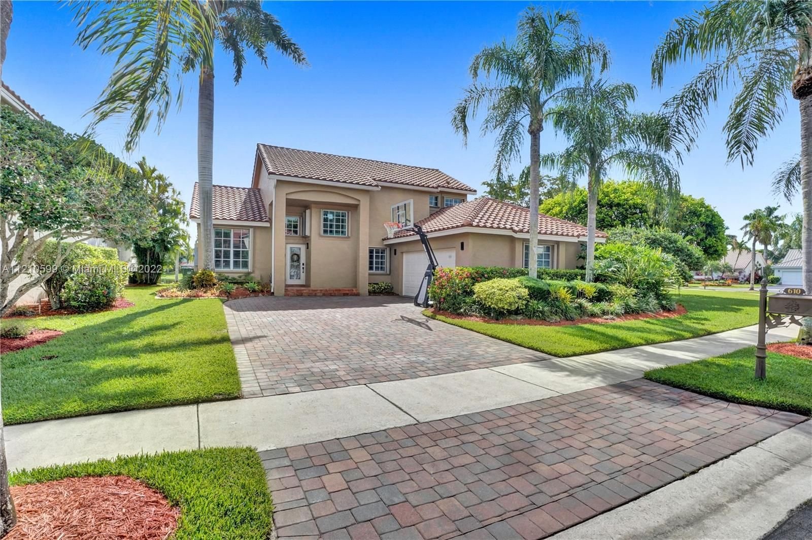 Real estate property located at 610 Spinnaker, Broward County, Weston, FL