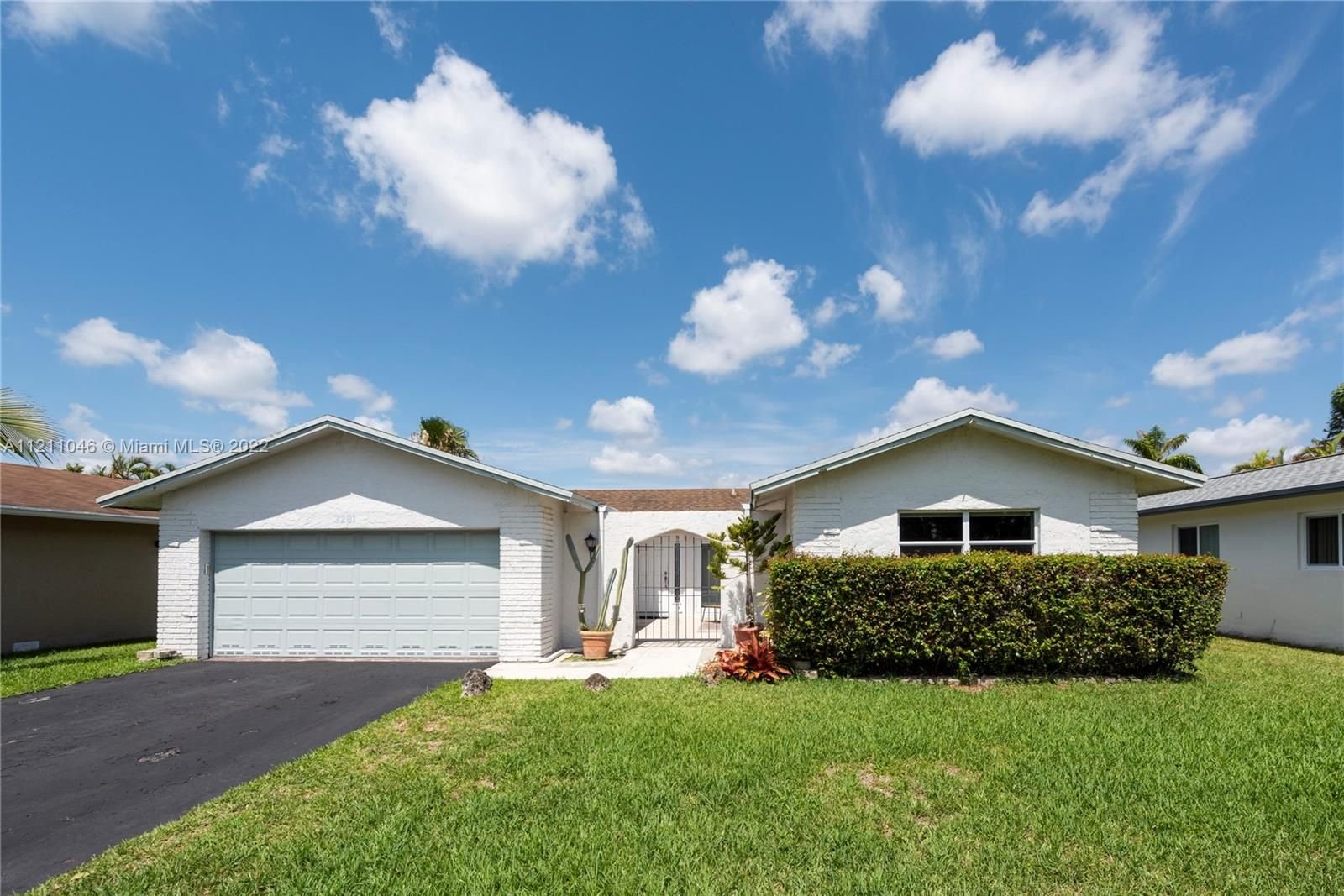 Real estate property located at 3281 95th Ter, Broward County, Sunrise, FL