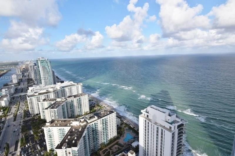 Real estate property located at 4111 Ocean Dr #3210, Broward County, Hollywood, FL