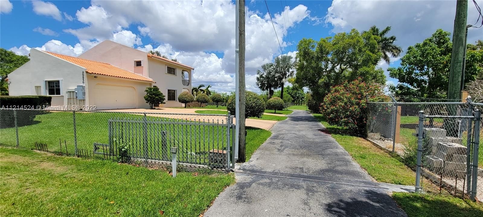 Real estate property located at 20850 210th Ave, Miami-Dade County, N/A, METES & BOUNDS, Miami, FL
