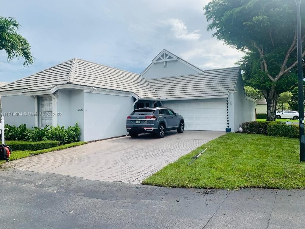 Real estate property located at 4870 99th Ct, Miami-Dade County, Doral, FL