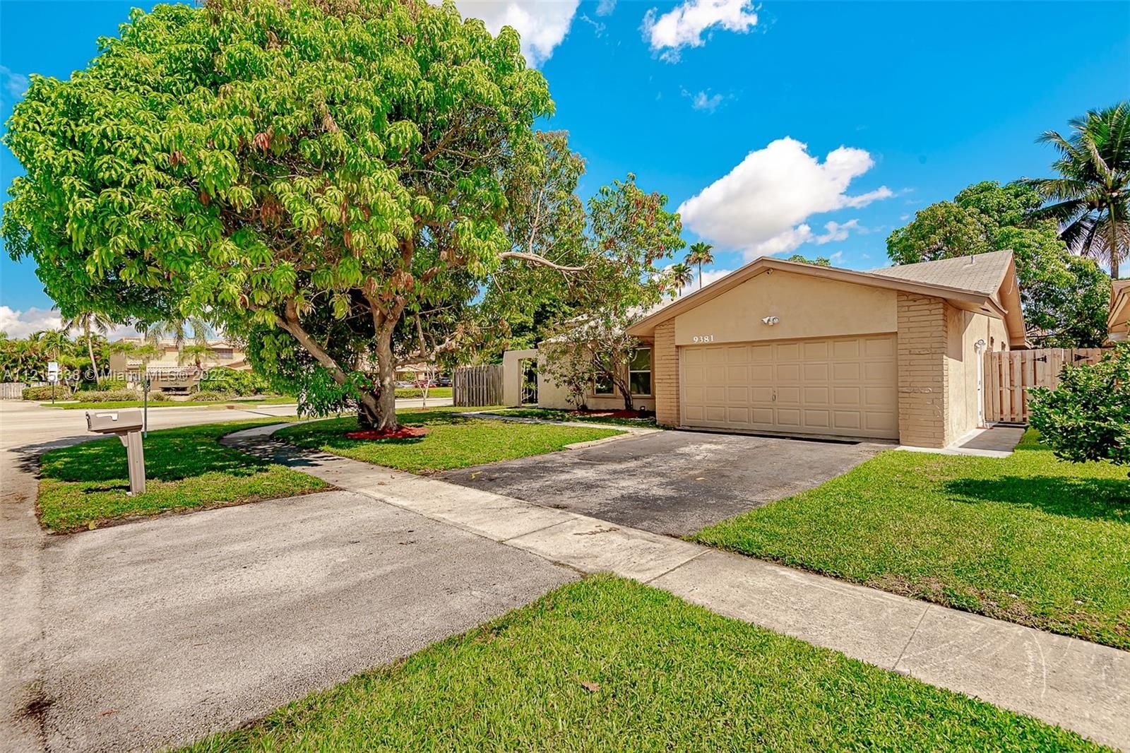 Real estate property located at 9381 39th Ct, Broward County, Sunrise, FL