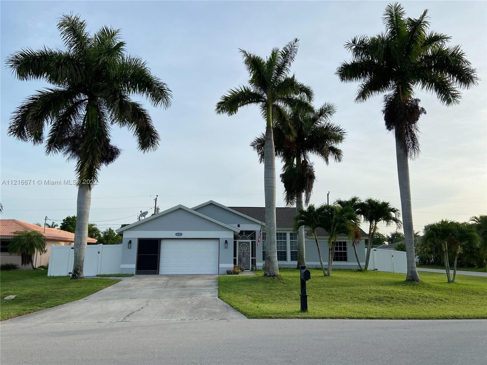 Real estate property located at 1221 36th St, Lee County, Cape Coral, FL