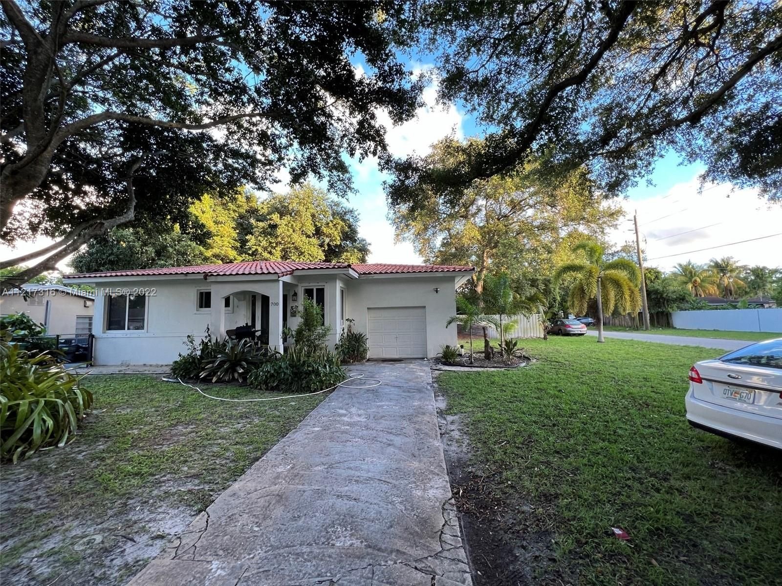 Real estate property located at 700 160th Ter, Miami-Dade County, Miami, FL