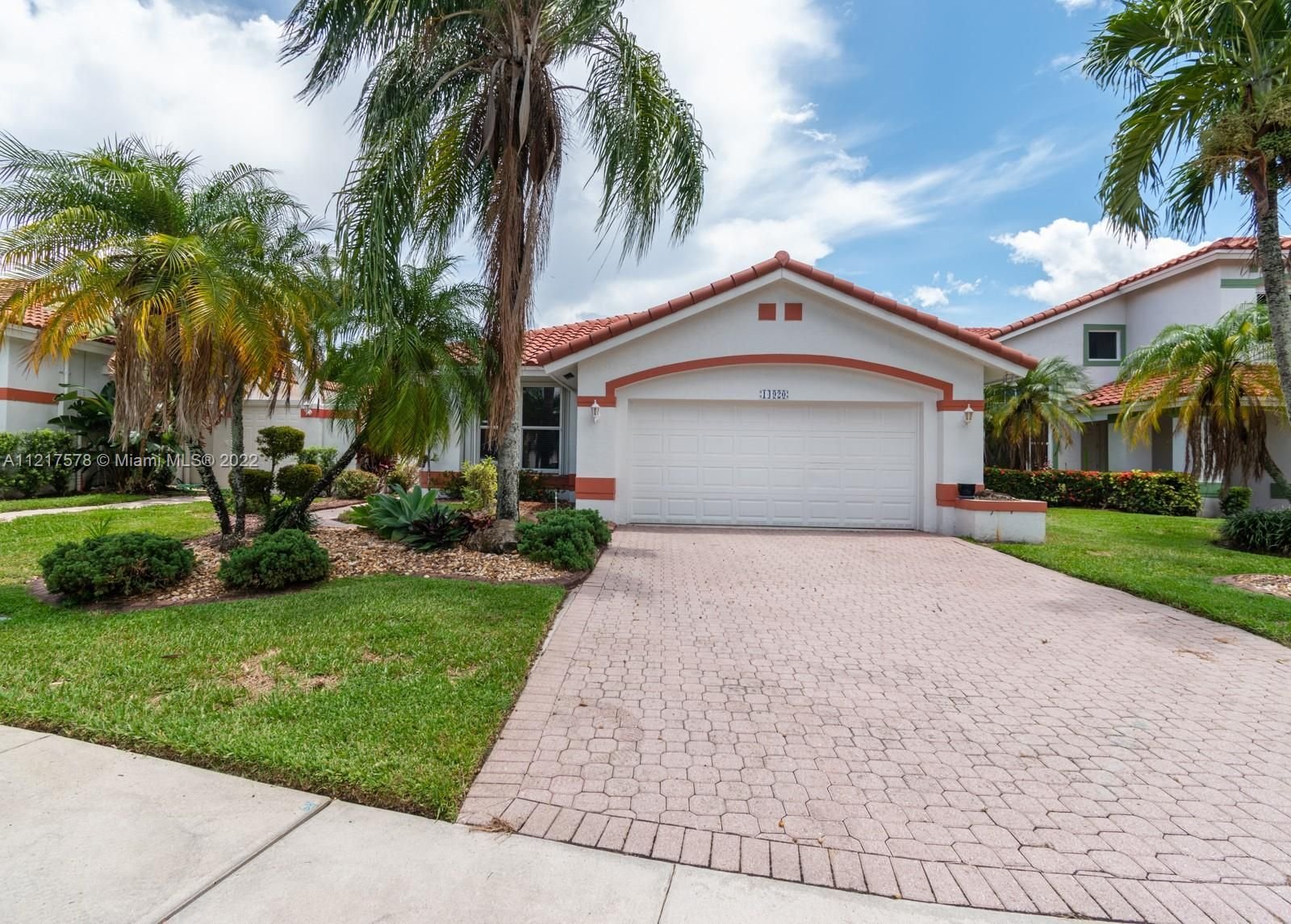 Real estate property located at 14920 Bel Aire Dr S, Broward County, Pembroke Pines, FL