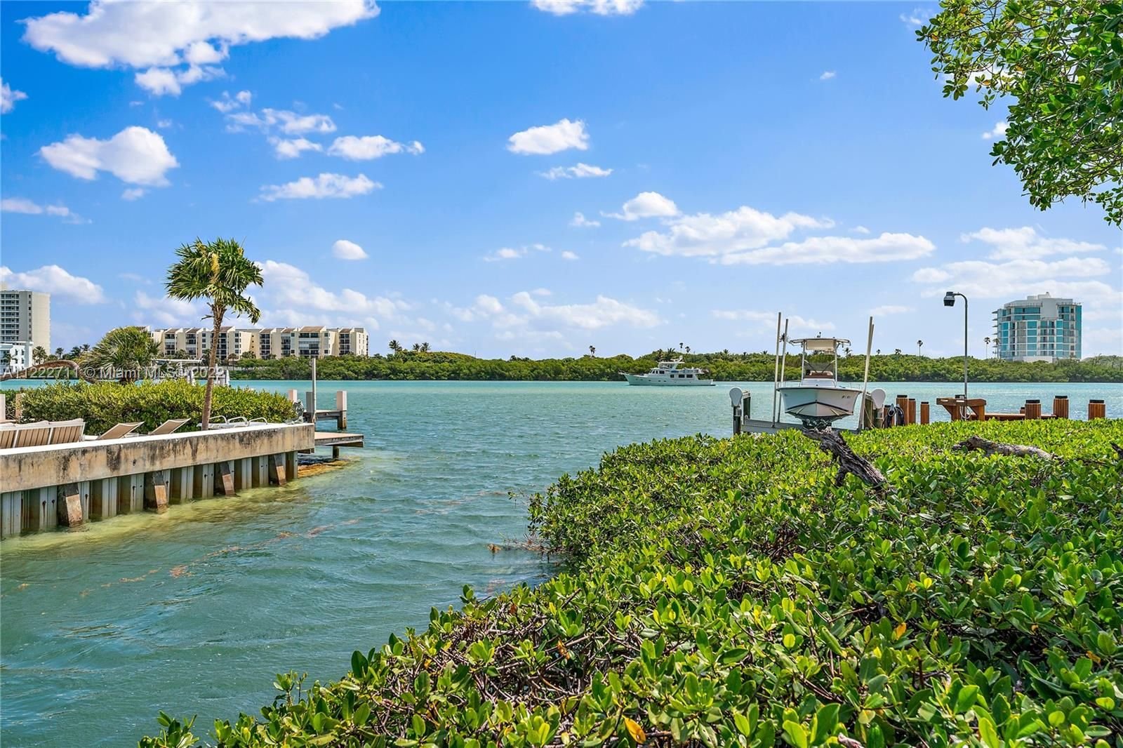 Real estate property located at 112 Intracoastal Cir, Palm Beach County, Tequesta, FL