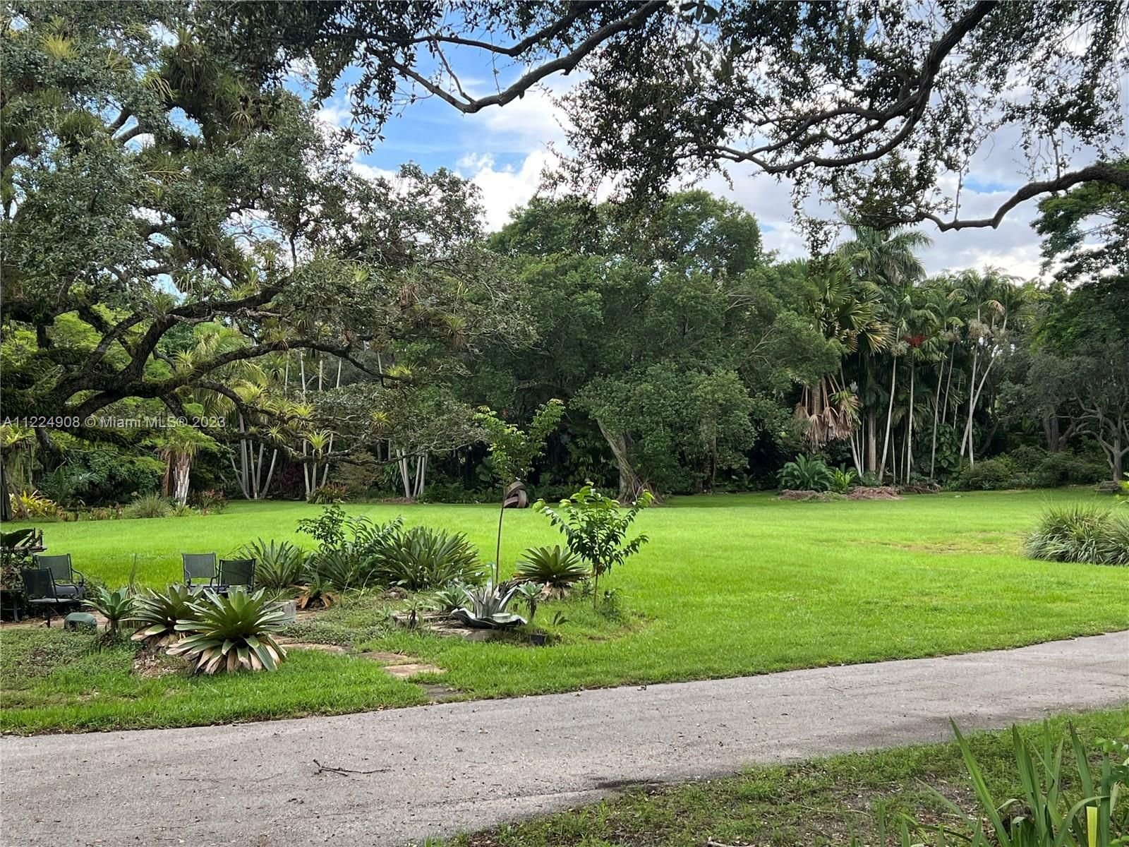 Real estate property located at 11855 60th Ave, Miami-Dade County, AVOCADO LAND CO, Pinecrest, FL