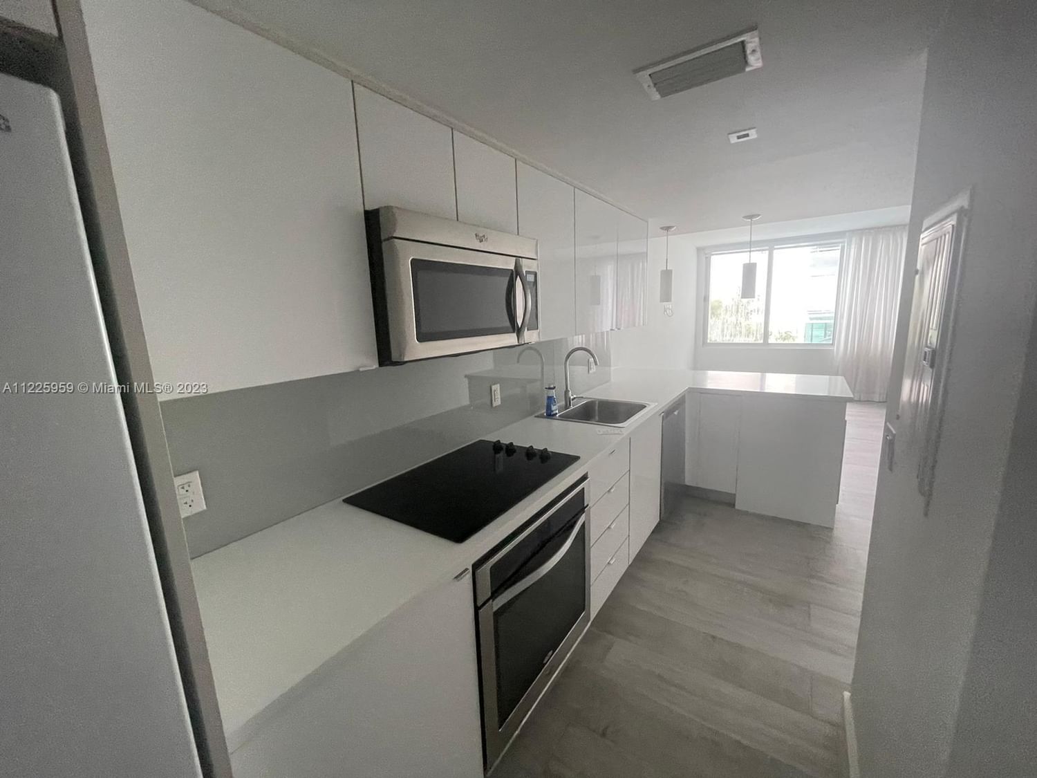 Real estate property located at 1000 West Ave #422, Miami-Dade County, MIRADOR 1000 CONDO, Miami Beach, FL