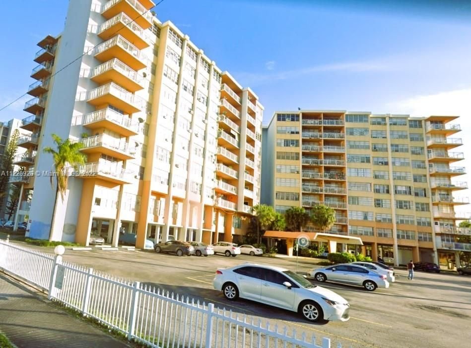 Real estate property located at 2025 164th St #215, Miami-Dade County, North Miami Beach, FL