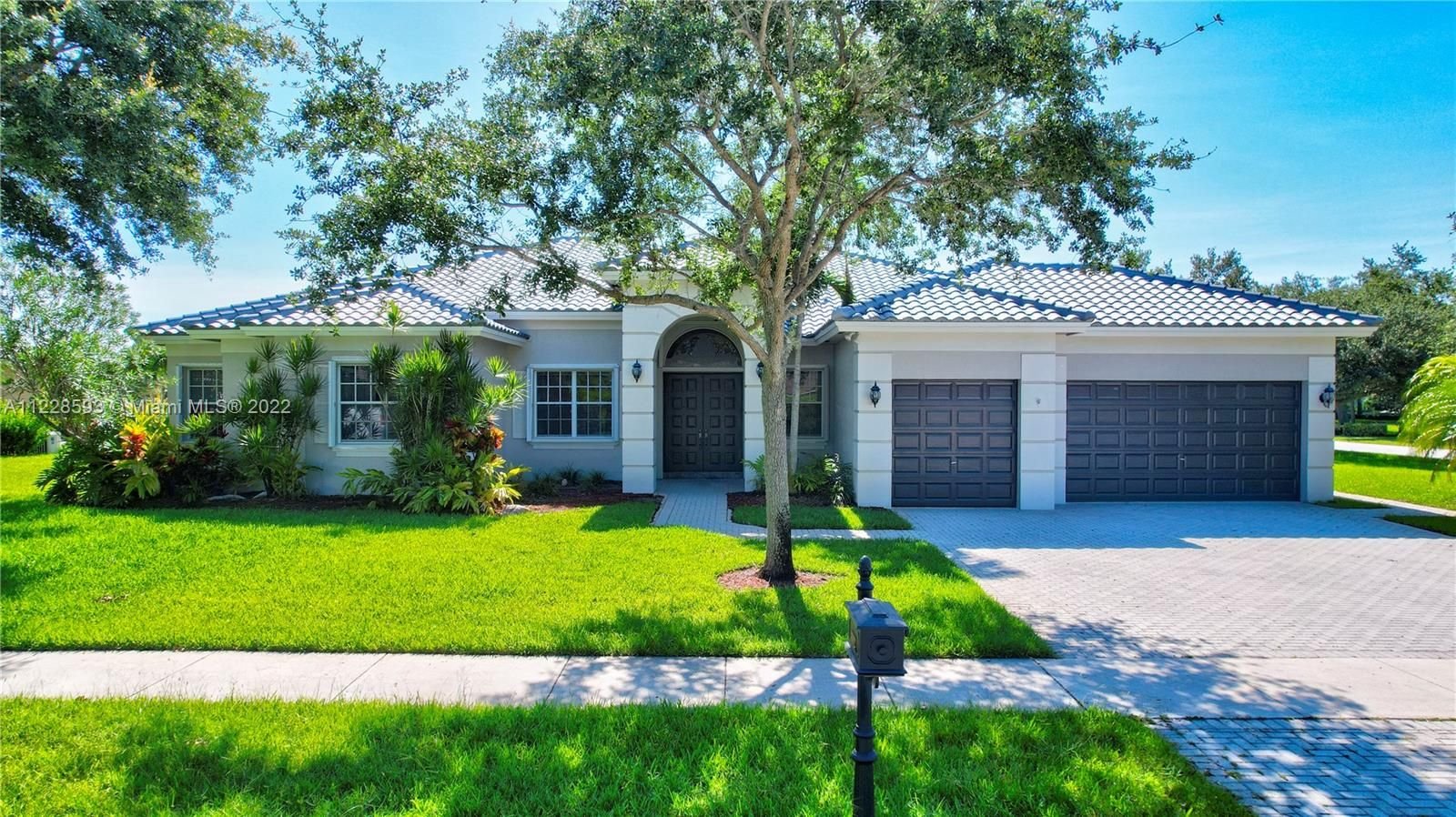 Real estate property located at 4192 137th Ave, Broward County, Davie, FL