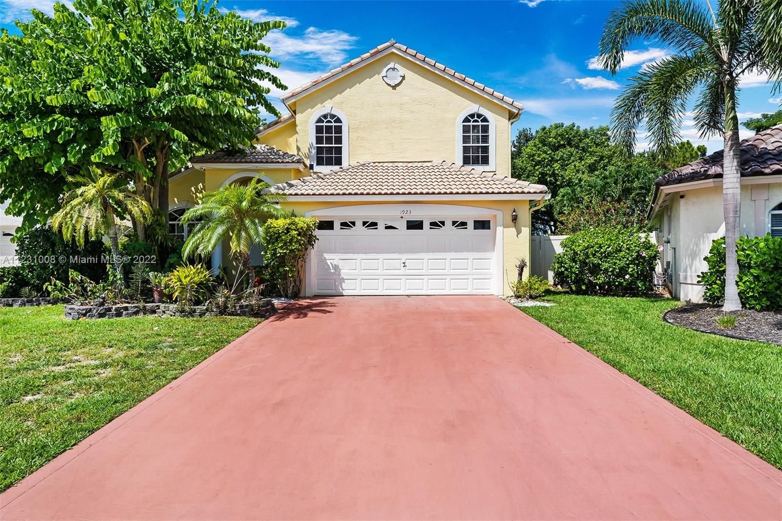 Real estate property located at 1923 Oak Berry Cir, Palm Beach County, Wellington, FL