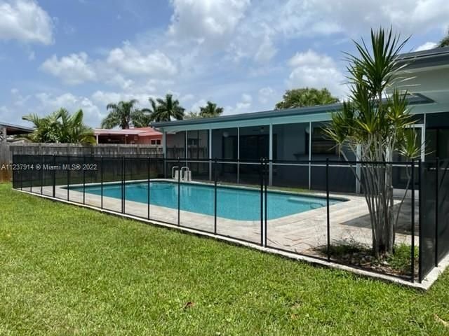Real estate property located at 10950 16th Ct, Broward County, Pembroke Pines, FL