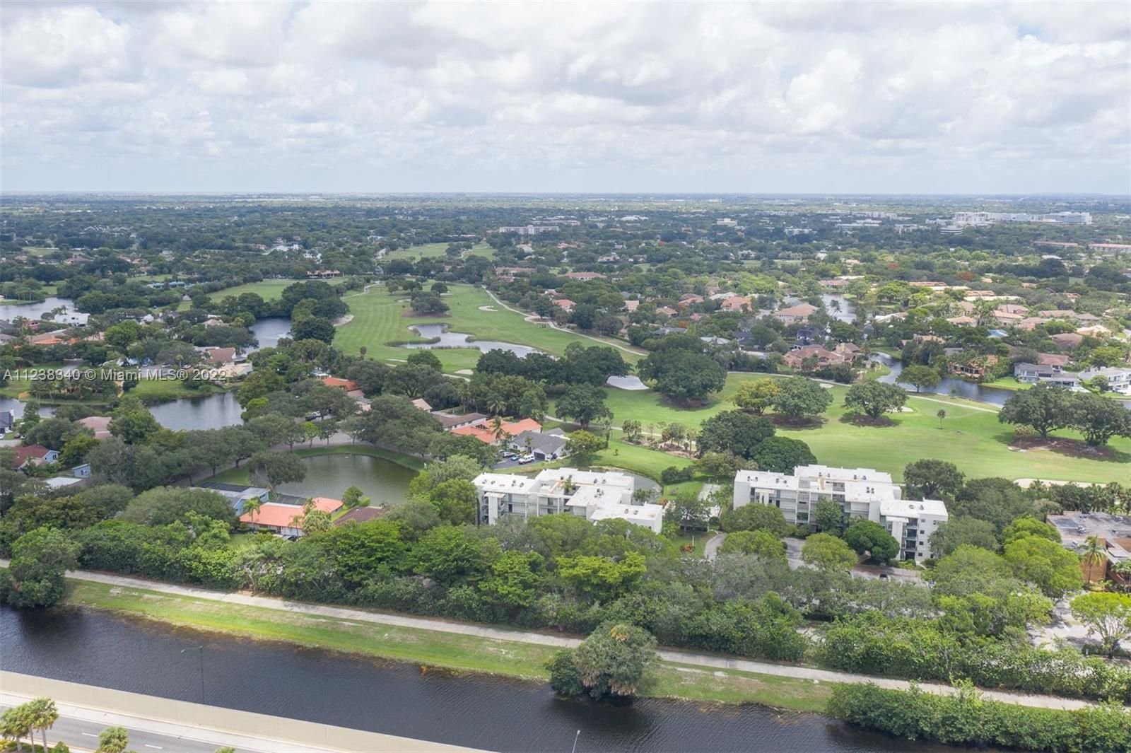 Real estate property located at 8951 New River Canal Rd #4F, Broward County, Plantation, FL