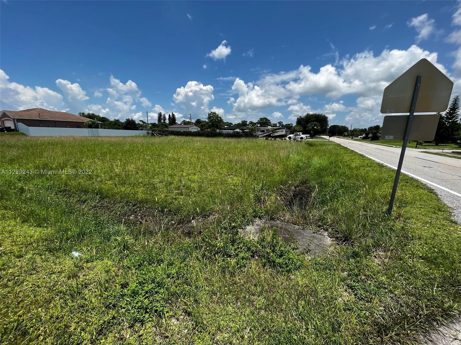 Real estate property located at 205 Arthur Ave, Lee County, Lehigh Acres, FL
