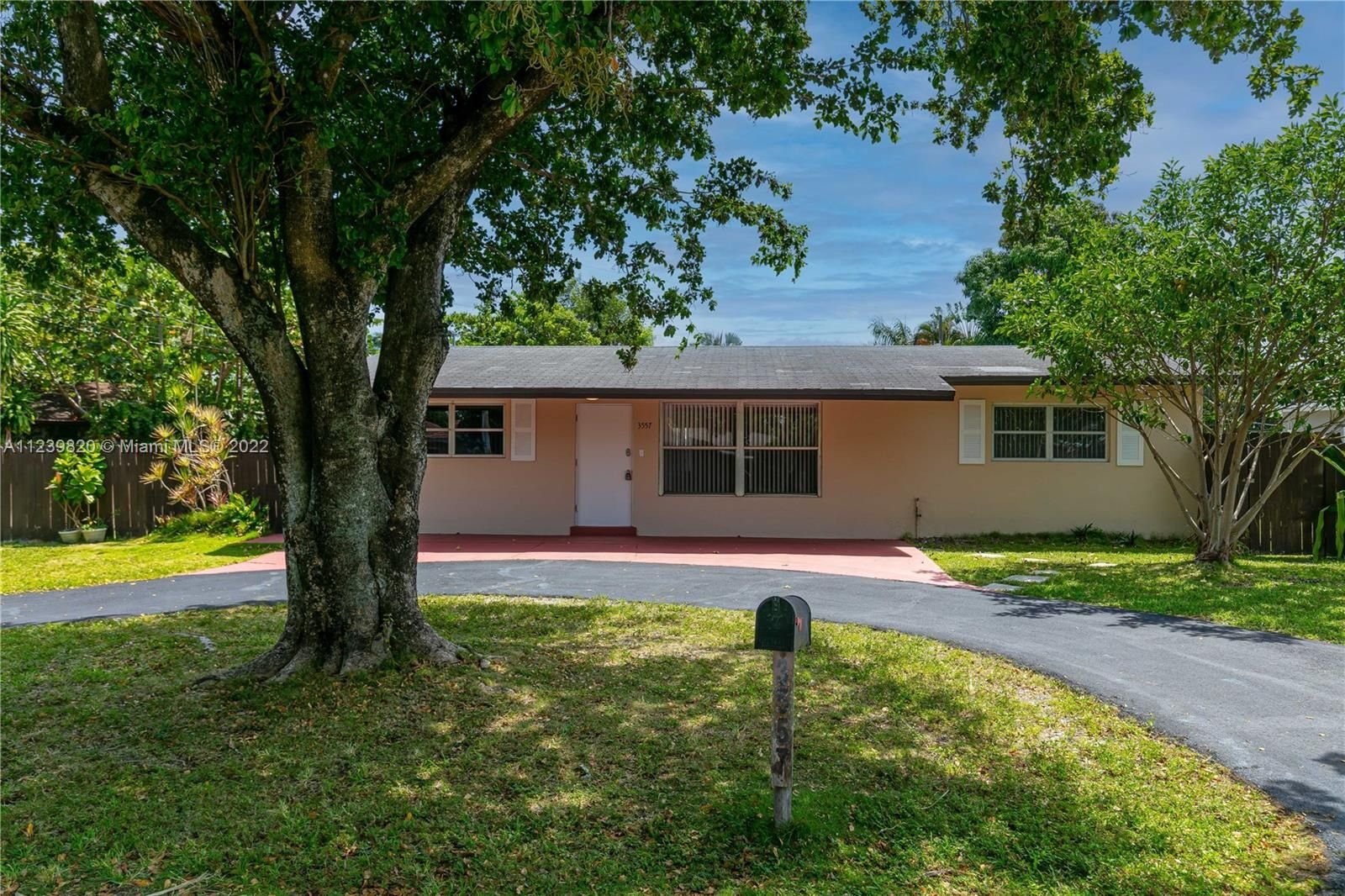 Real estate property located at 3557 Lloyd Dr, Broward County, Oakland Park, FL