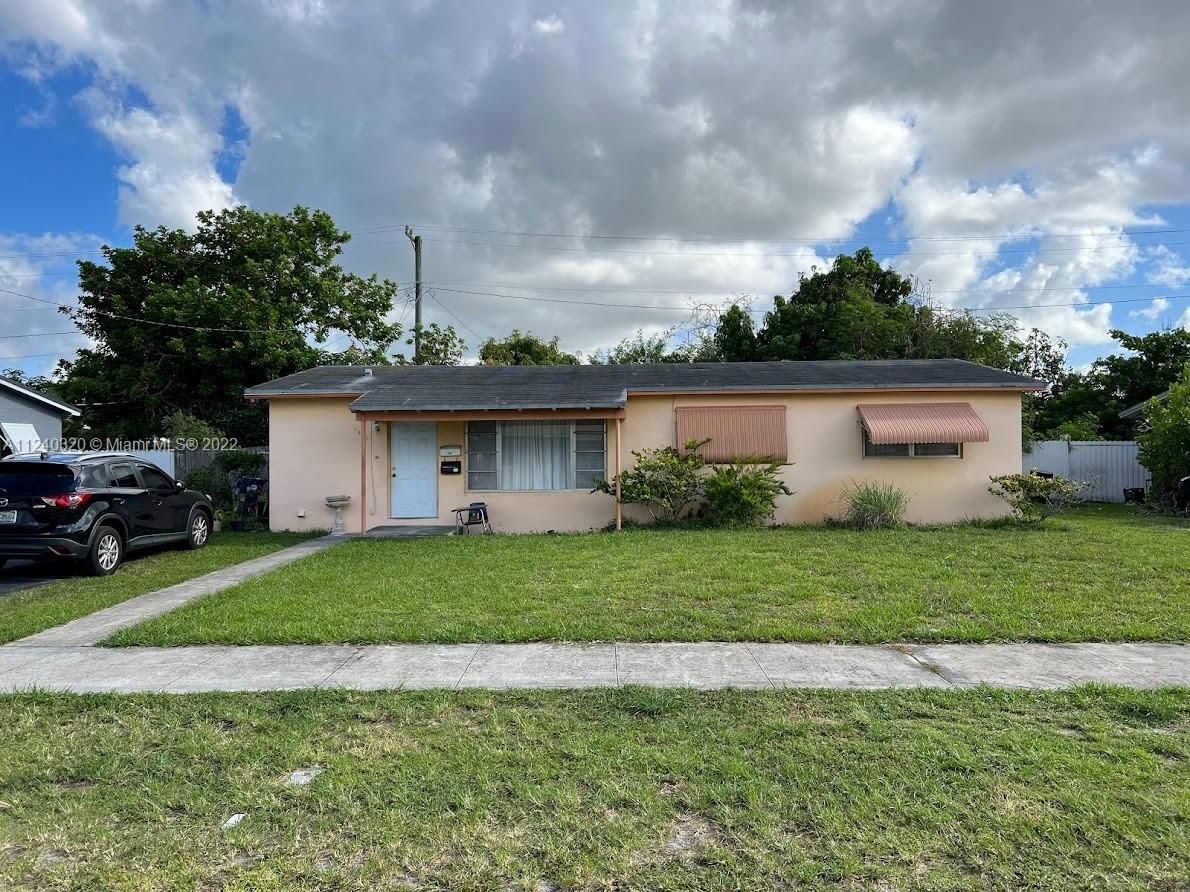 Real estate property located at 1305 189th Ter, Miami-Dade County, Miami Gardens, FL