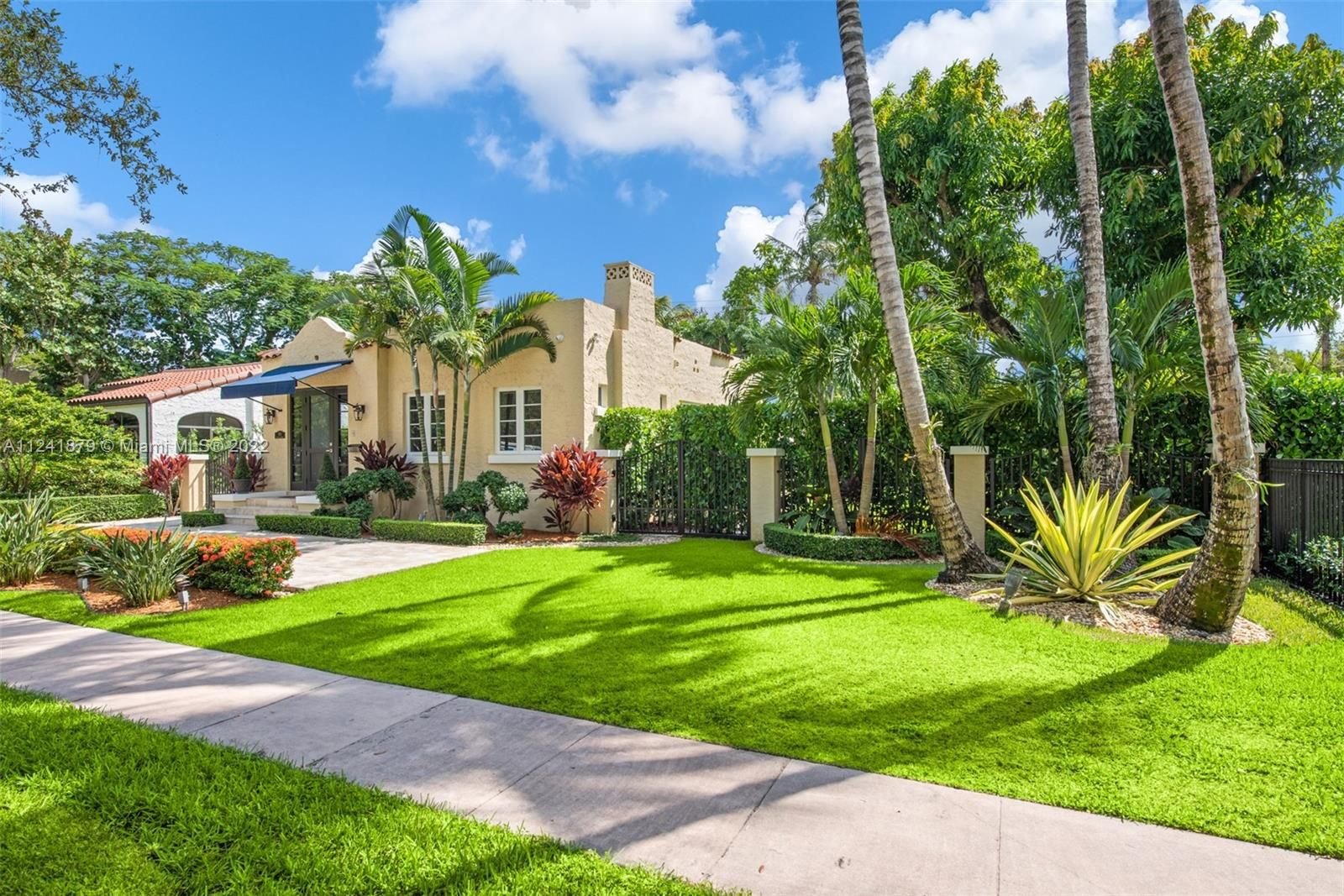 Real estate property located at 808 Majorca Avenue, Miami-Dade County, Coral Gables, FL
