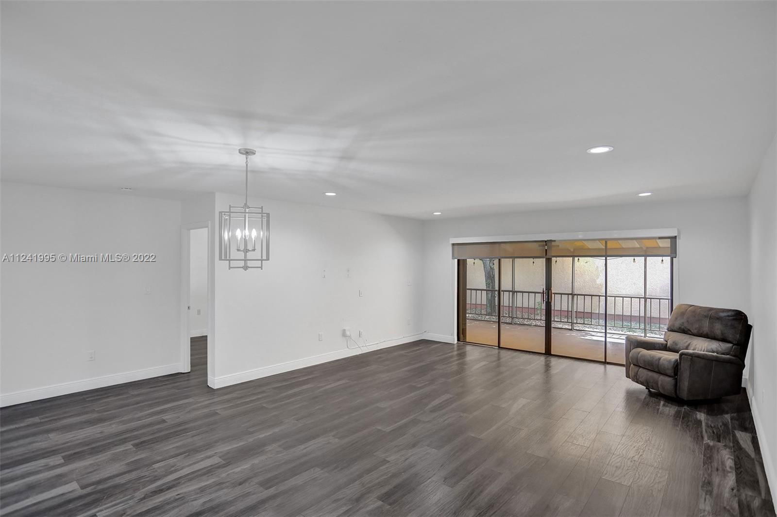 Real estate property located at 15555 Cairnryan Ct, Miami-Dade County, Miami Lakes, FL