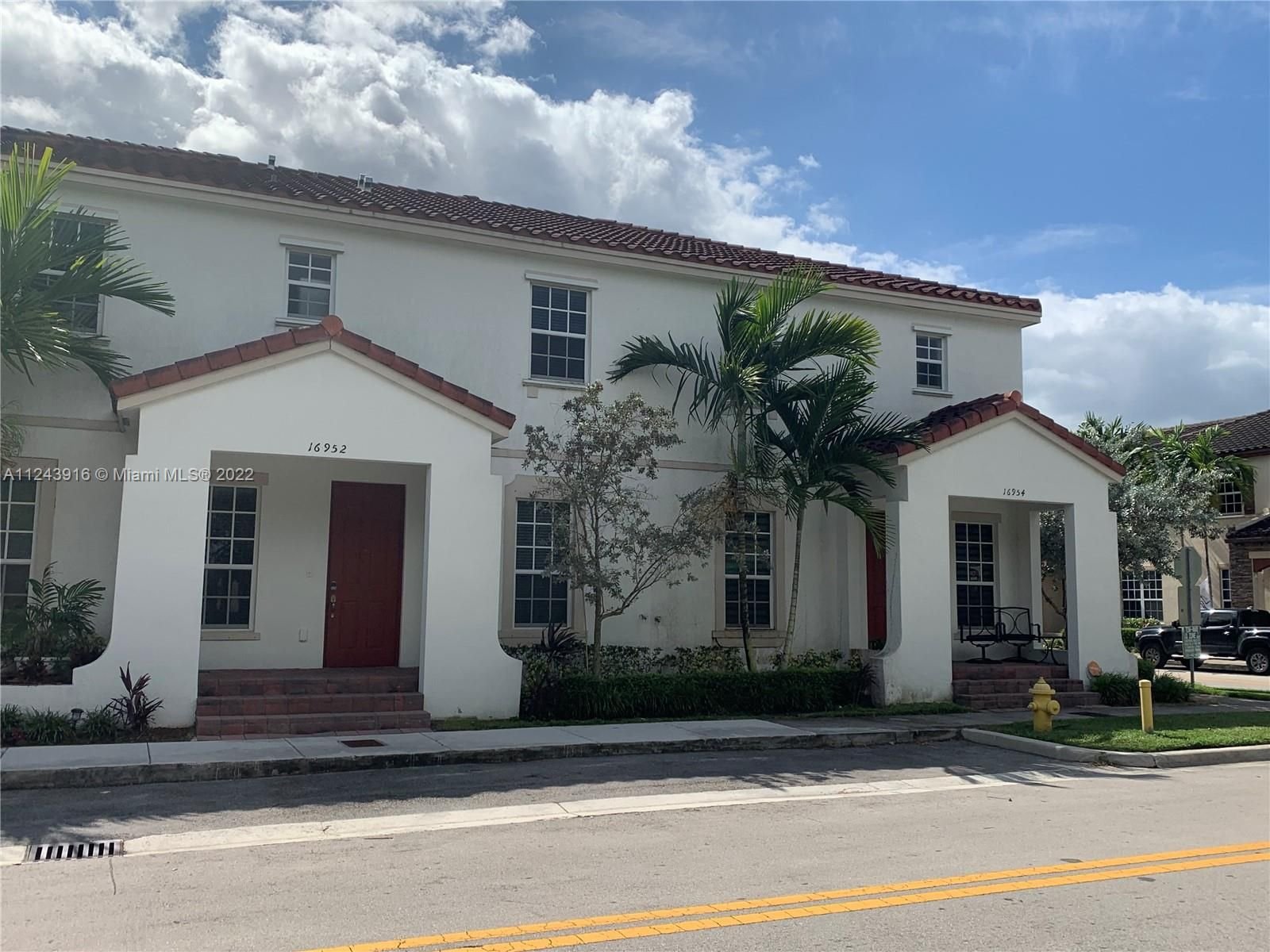 Real estate property located at 16952 90th St, Miami-Dade County, Miami, FL