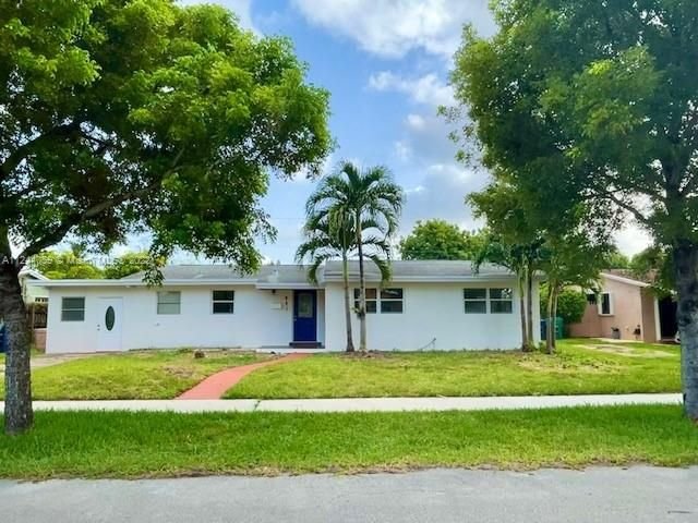 Real estate property located at 961 200th St, Miami-Dade County, Miami Gardens, FL