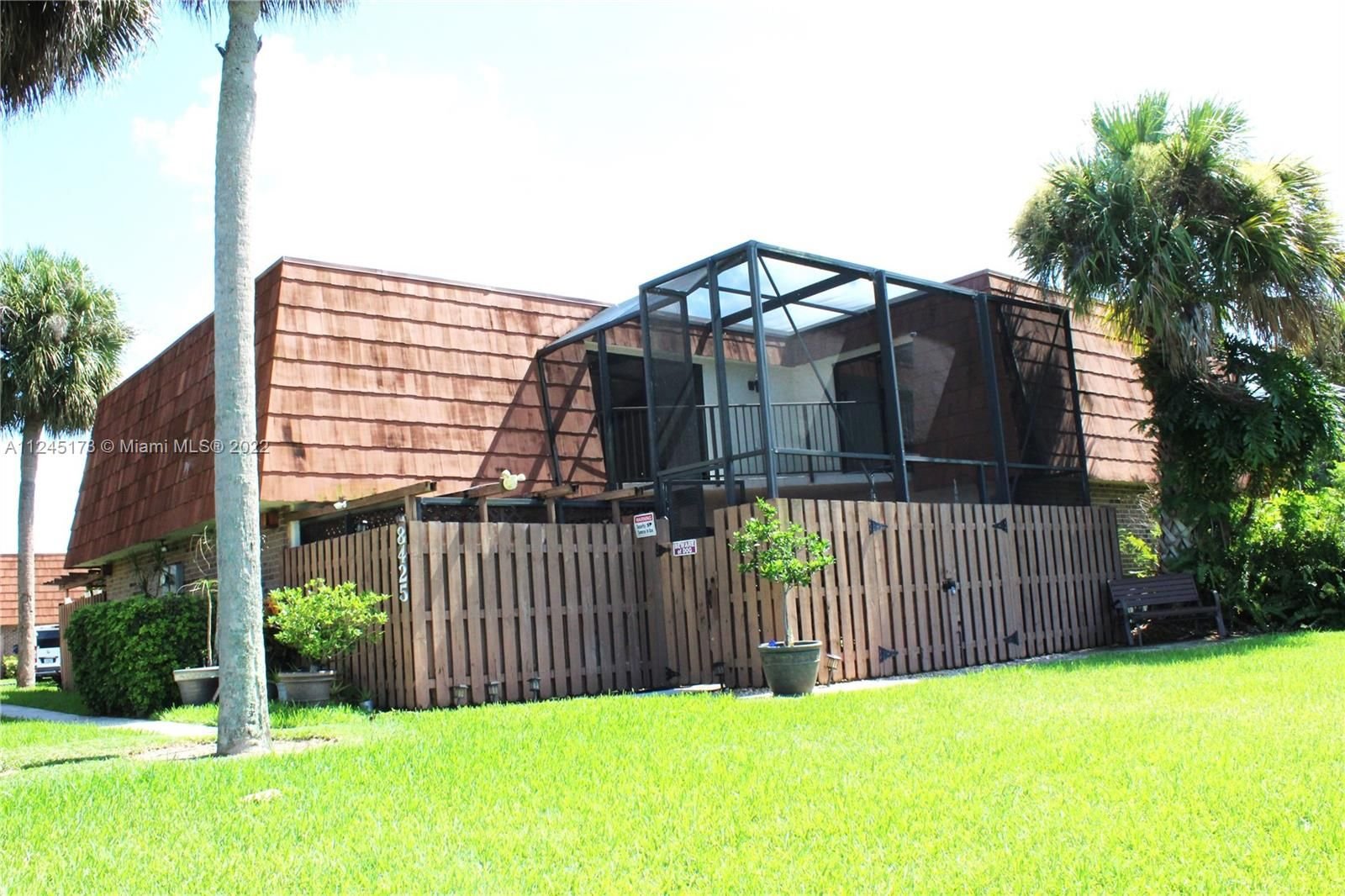 Real estate property located at 8425 Coral Cir #8425, Broward County, North Lauderdale, FL