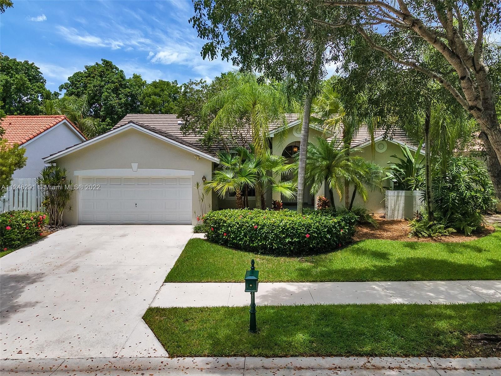 Real estate property located at 1899 Landing Way, Broward County, Weston, FL