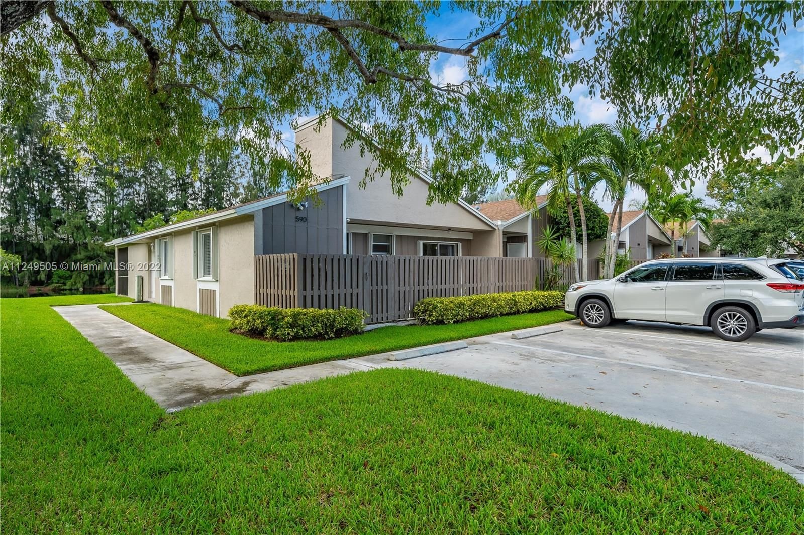 Real estate property located at 590 Woodgate Cir A, Broward County, Sunrise, FL