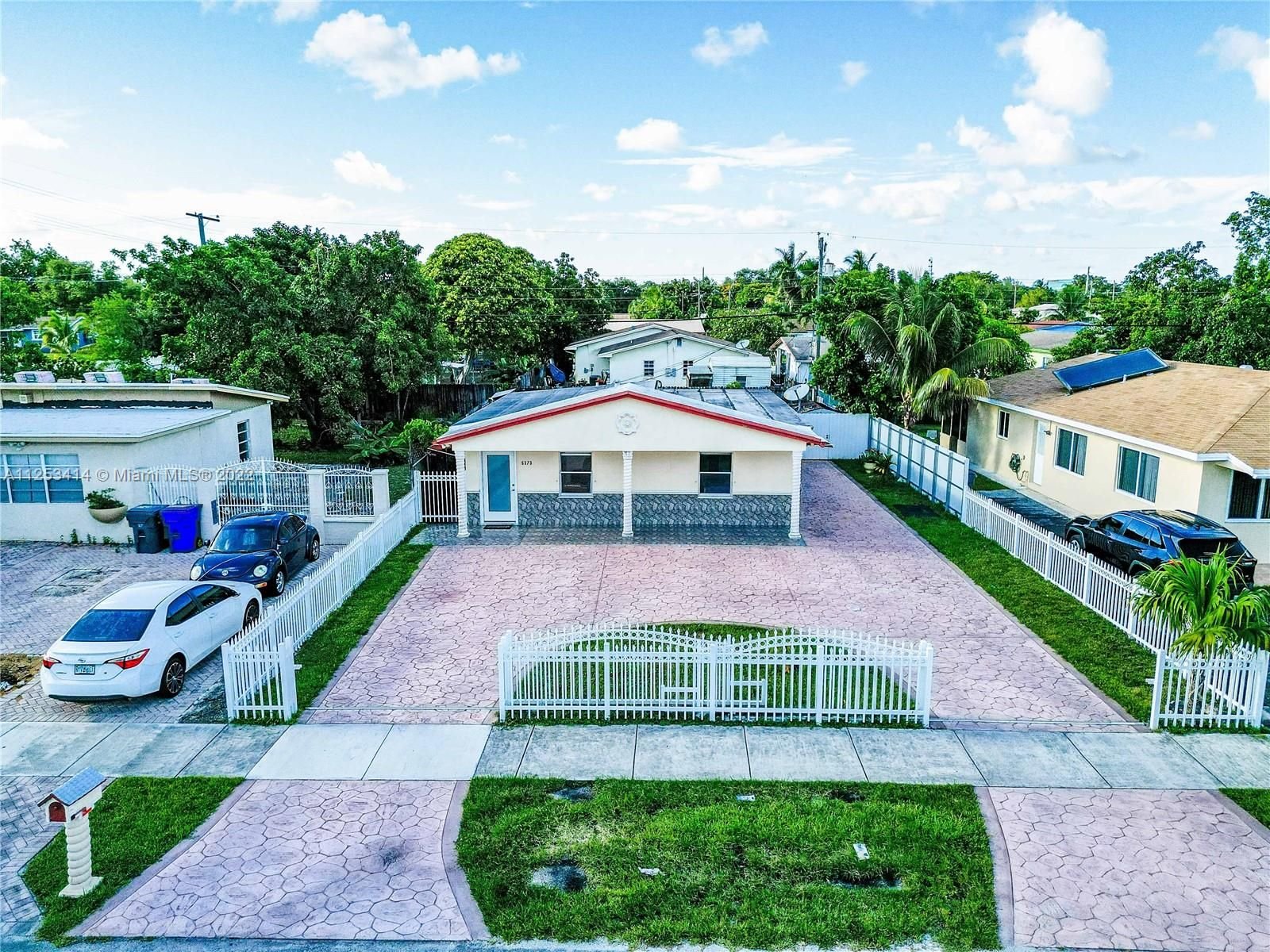 Real estate property located at 6373 Rodman St, Broward County, Hollywood, FL