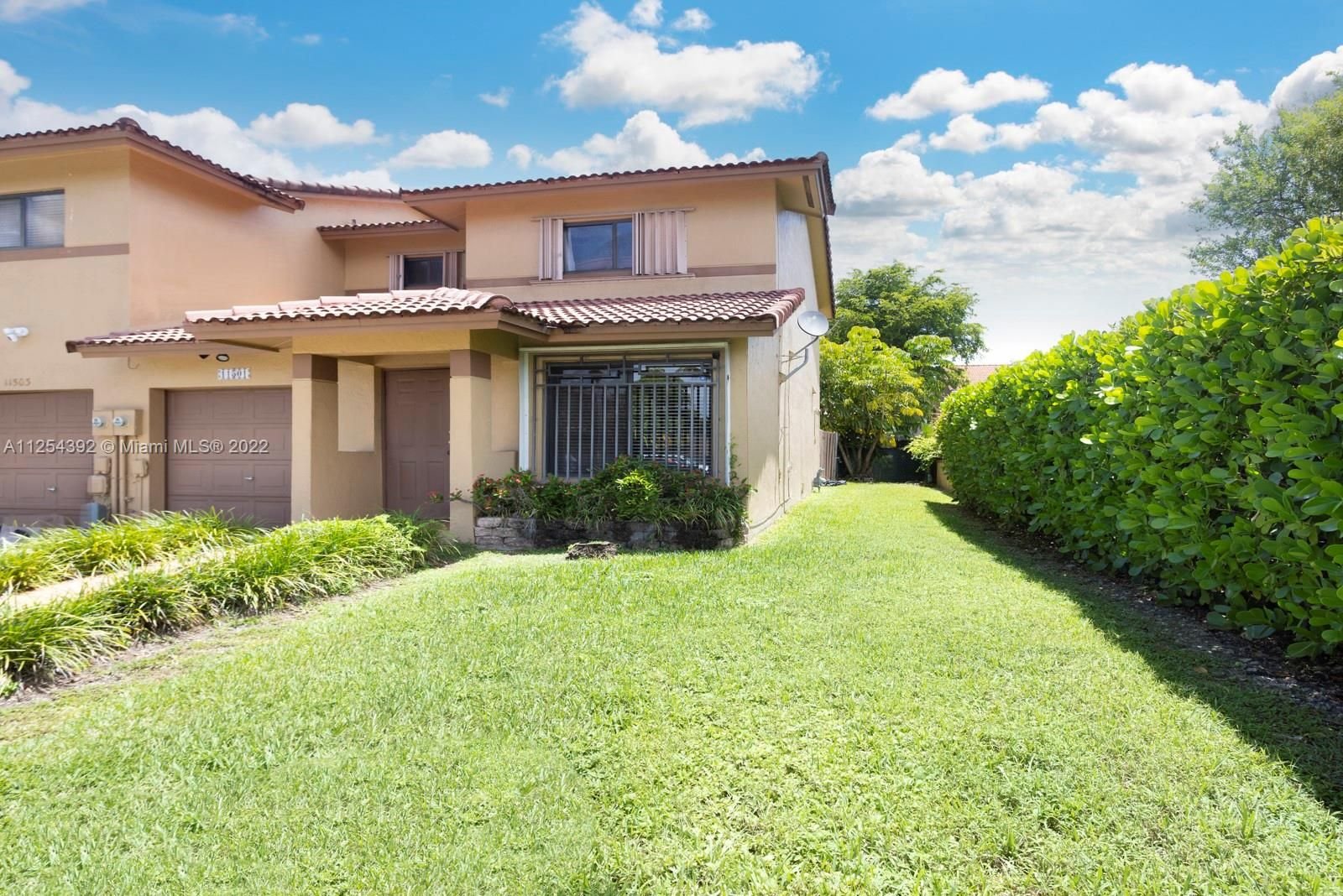 Real estate property located at 11501 90th Ter, Miami-Dade County, Miami, FL