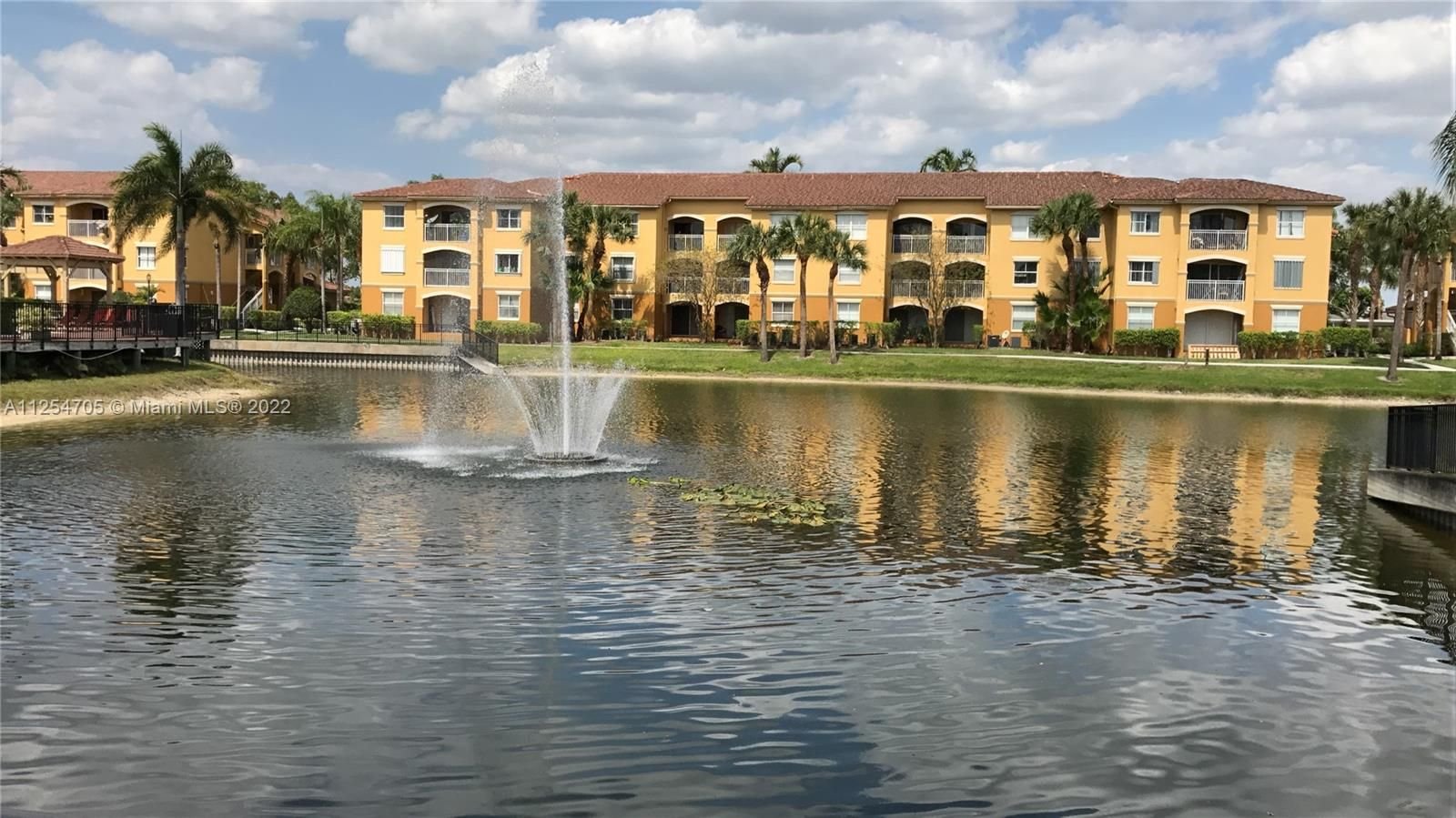 Real estate property located at 155 96th Ter #2-305, Broward County, Pembroke Pines, FL