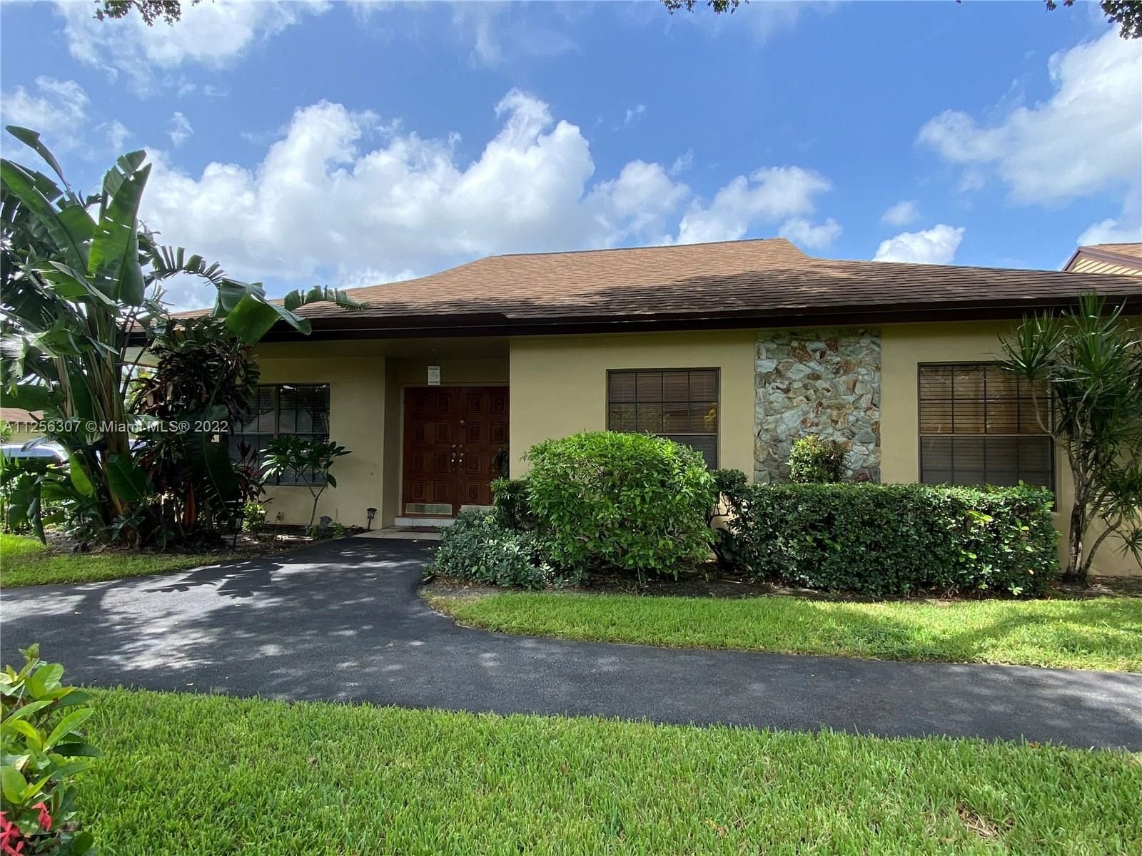 Real estate property located at 7537 28th St #18, Broward County, Davie, FL