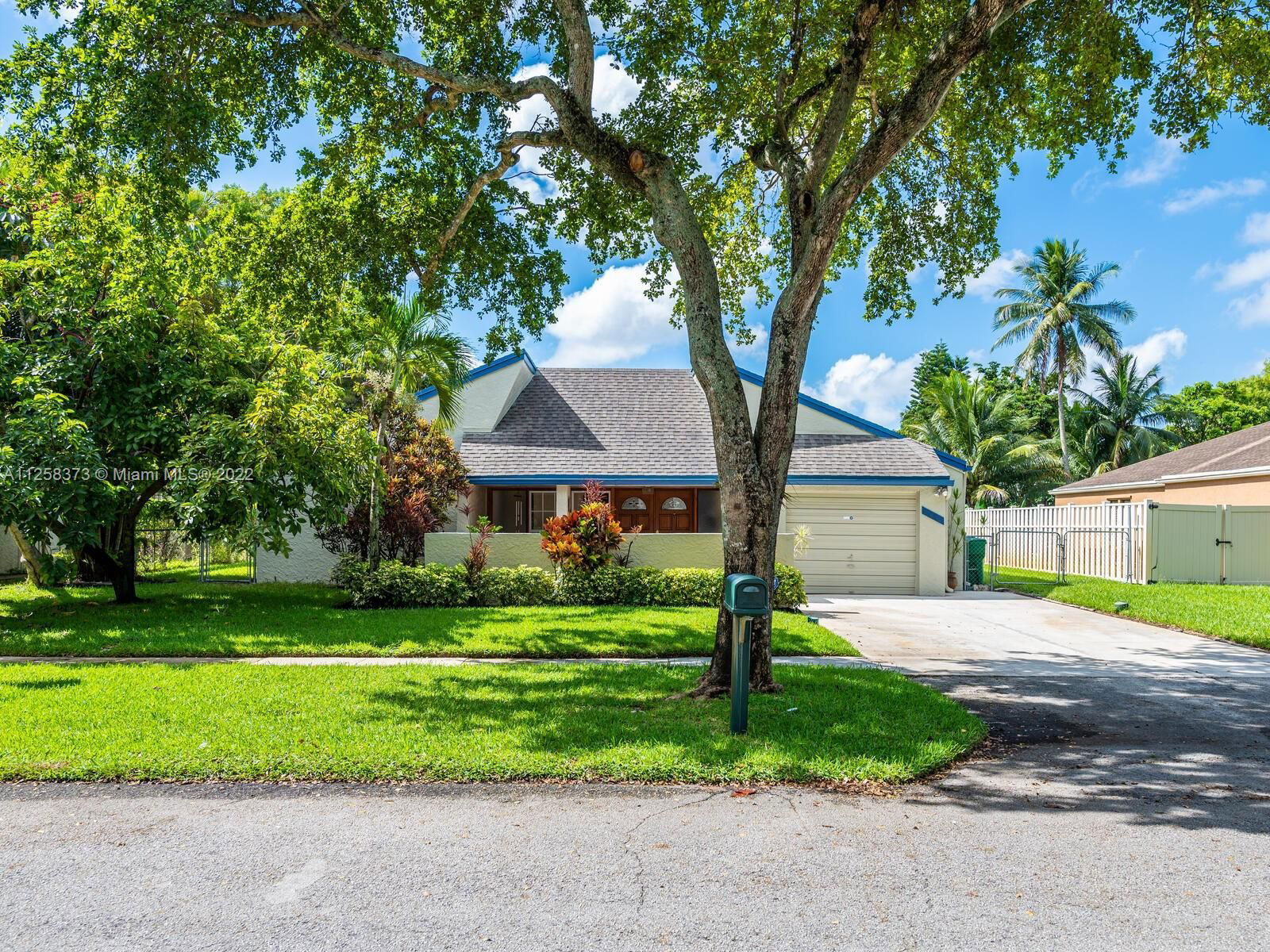 Real estate property located at 9480 49th Pl, Broward County, Cooper City, FL