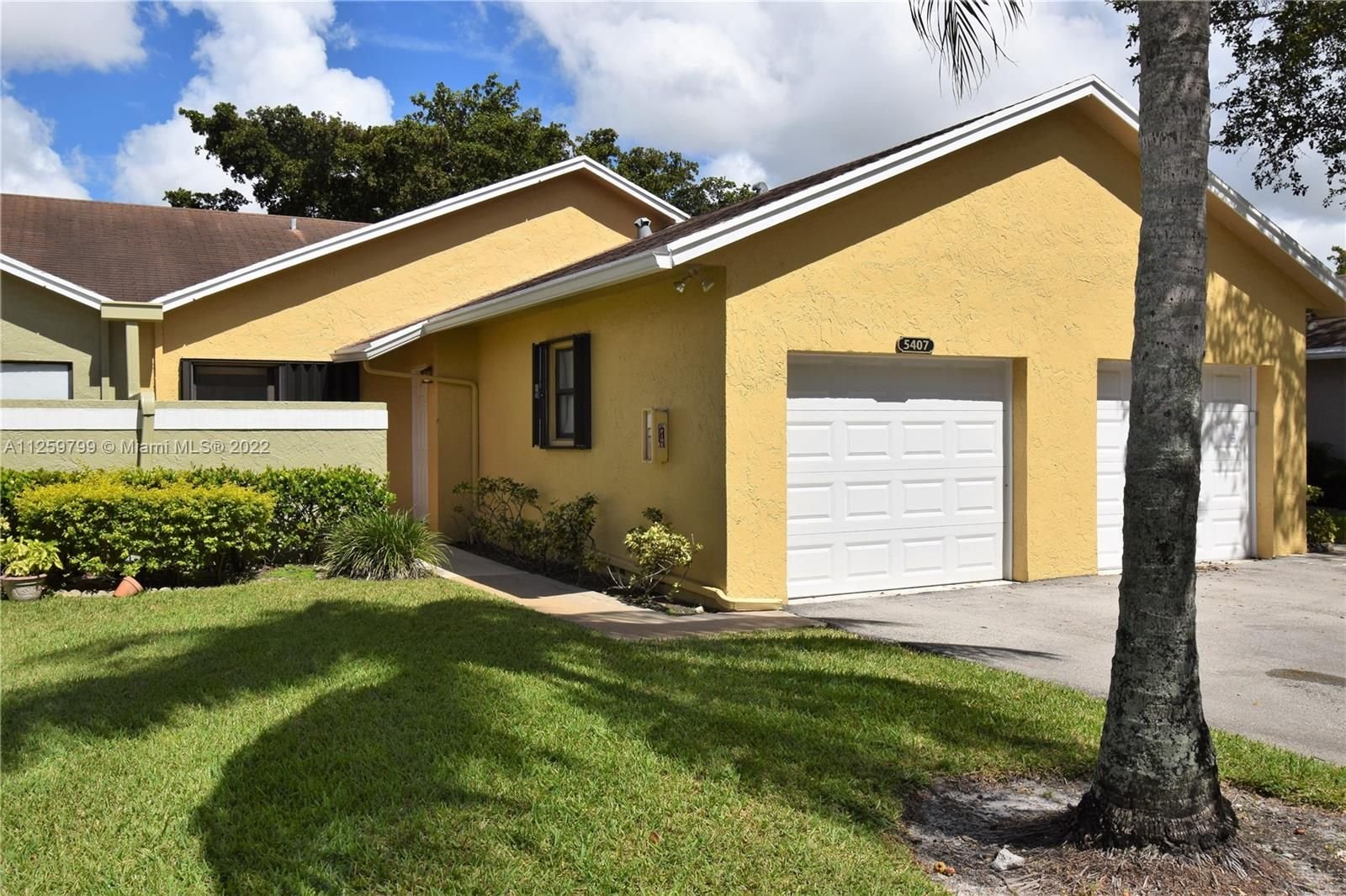Real estate property located at 5407 Gate Lake Rd #5407, Broward County, Tamarac, FL