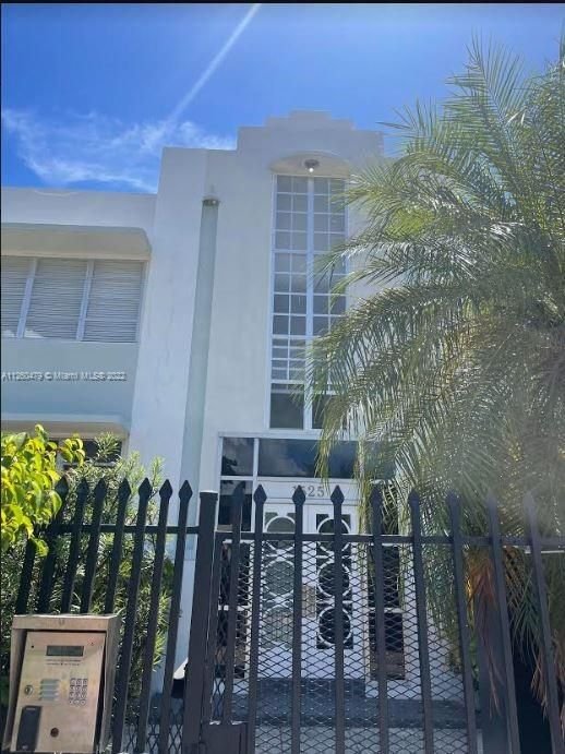 Real estate property located at 1525 Meridian Ave #206, Miami-Dade County, Miami Beach, FL
