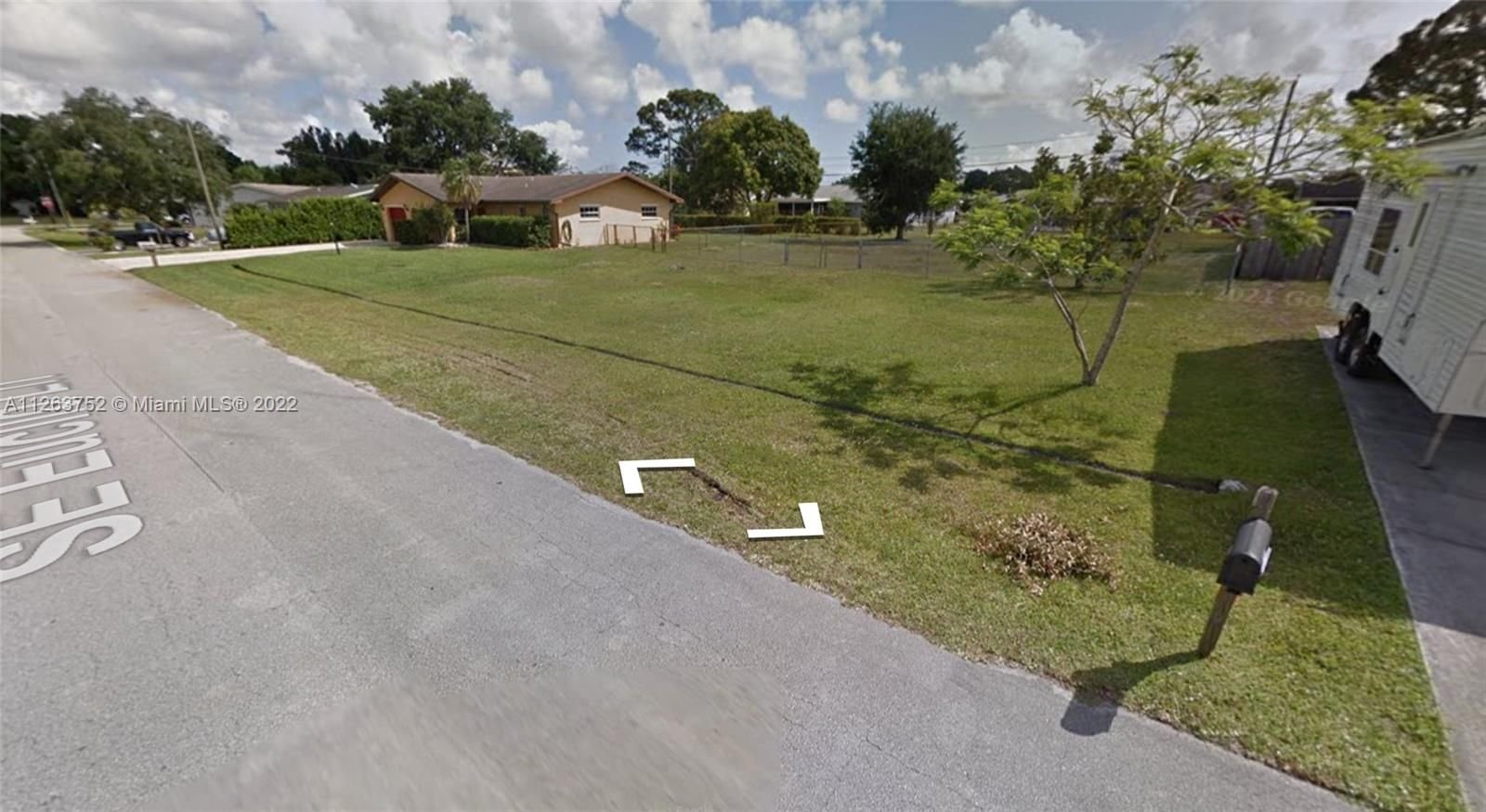 Real estate property located at 527 Euclid Ln, St Lucie County, Port St. Lucie, FL