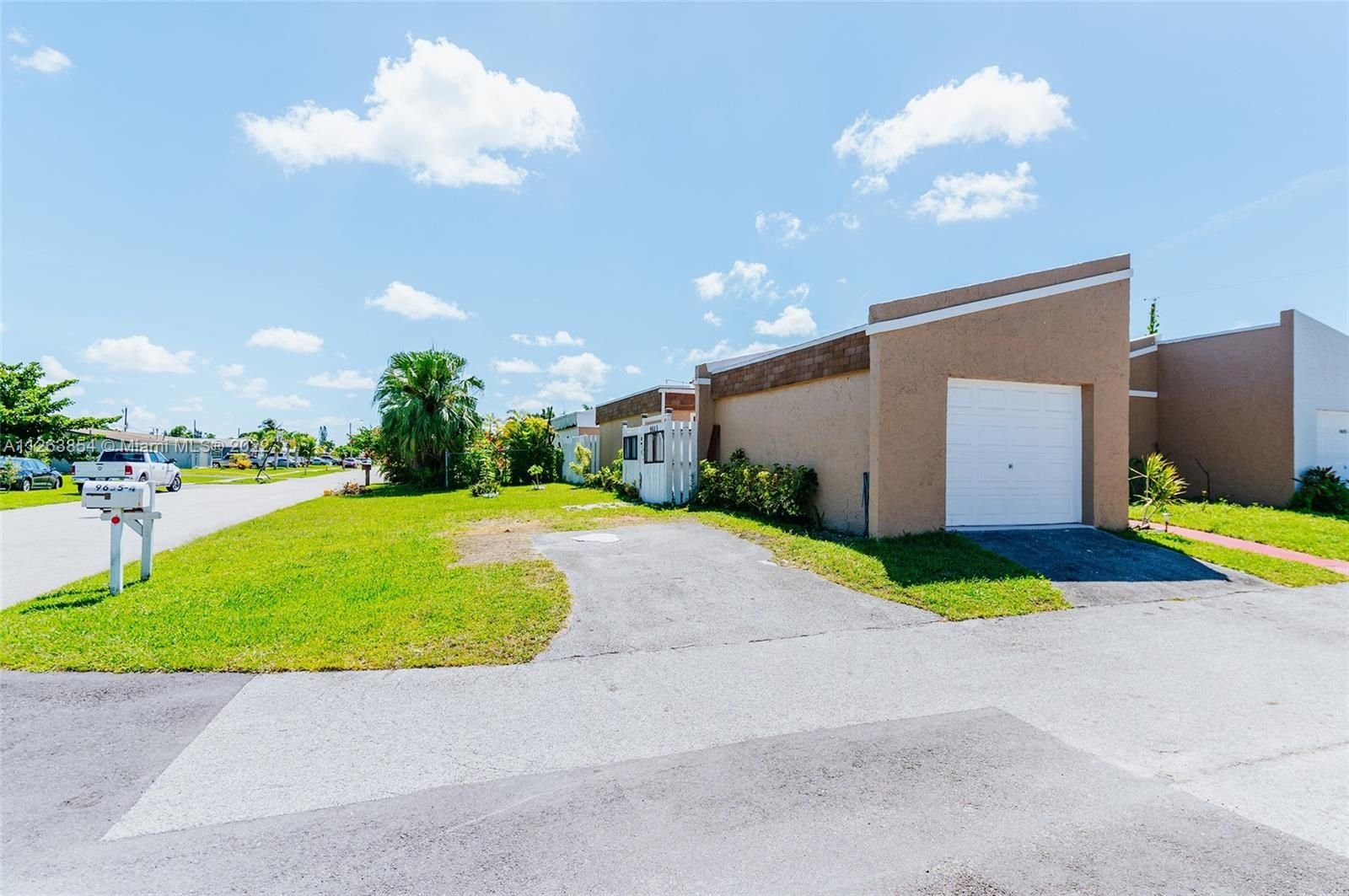Real estate property located at 9655 26th Ct #3, Broward County, Sunrise, FL