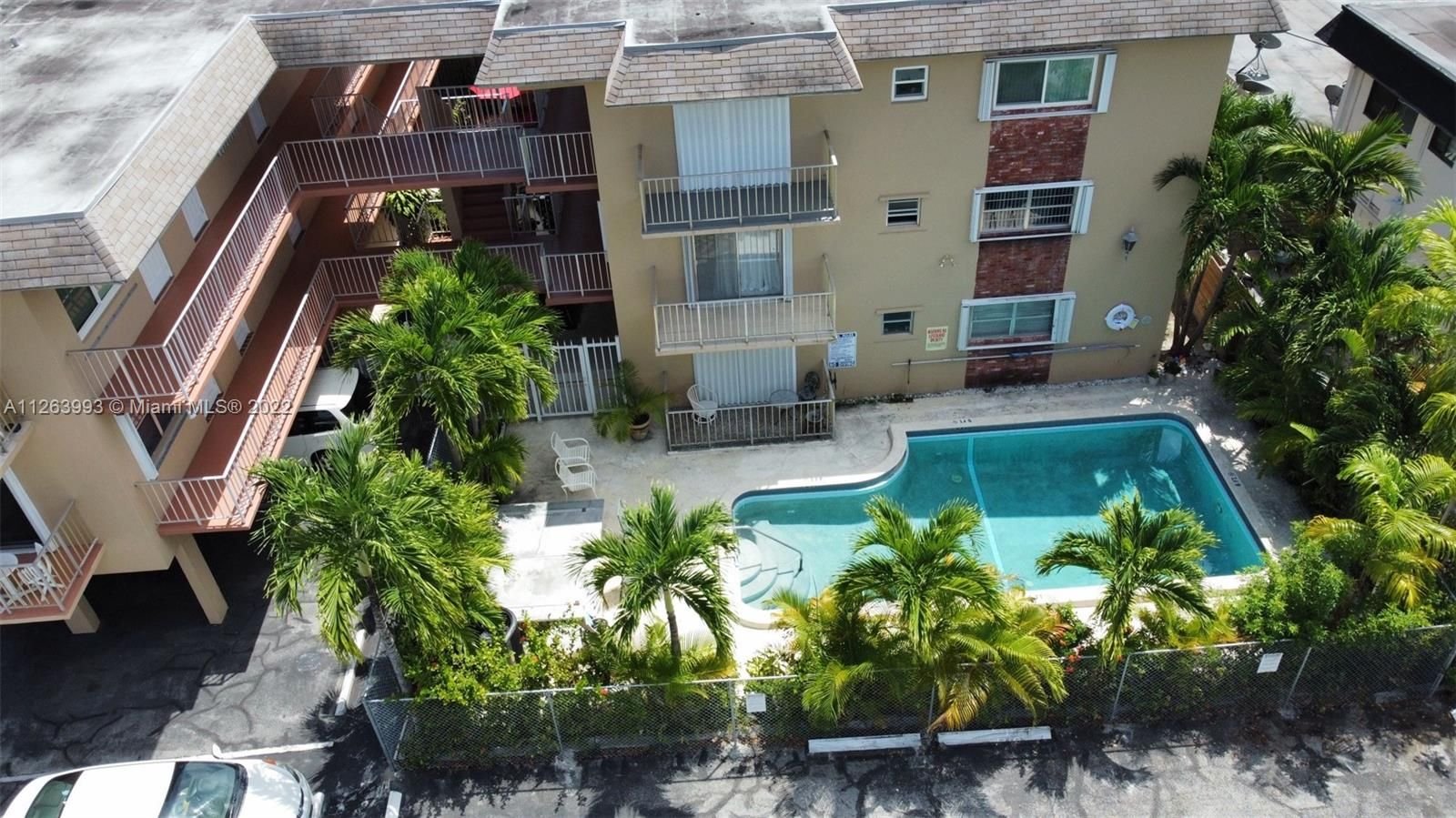 Real estate property located at 1840 Dewey St #302, Broward County, Hollywood, FL