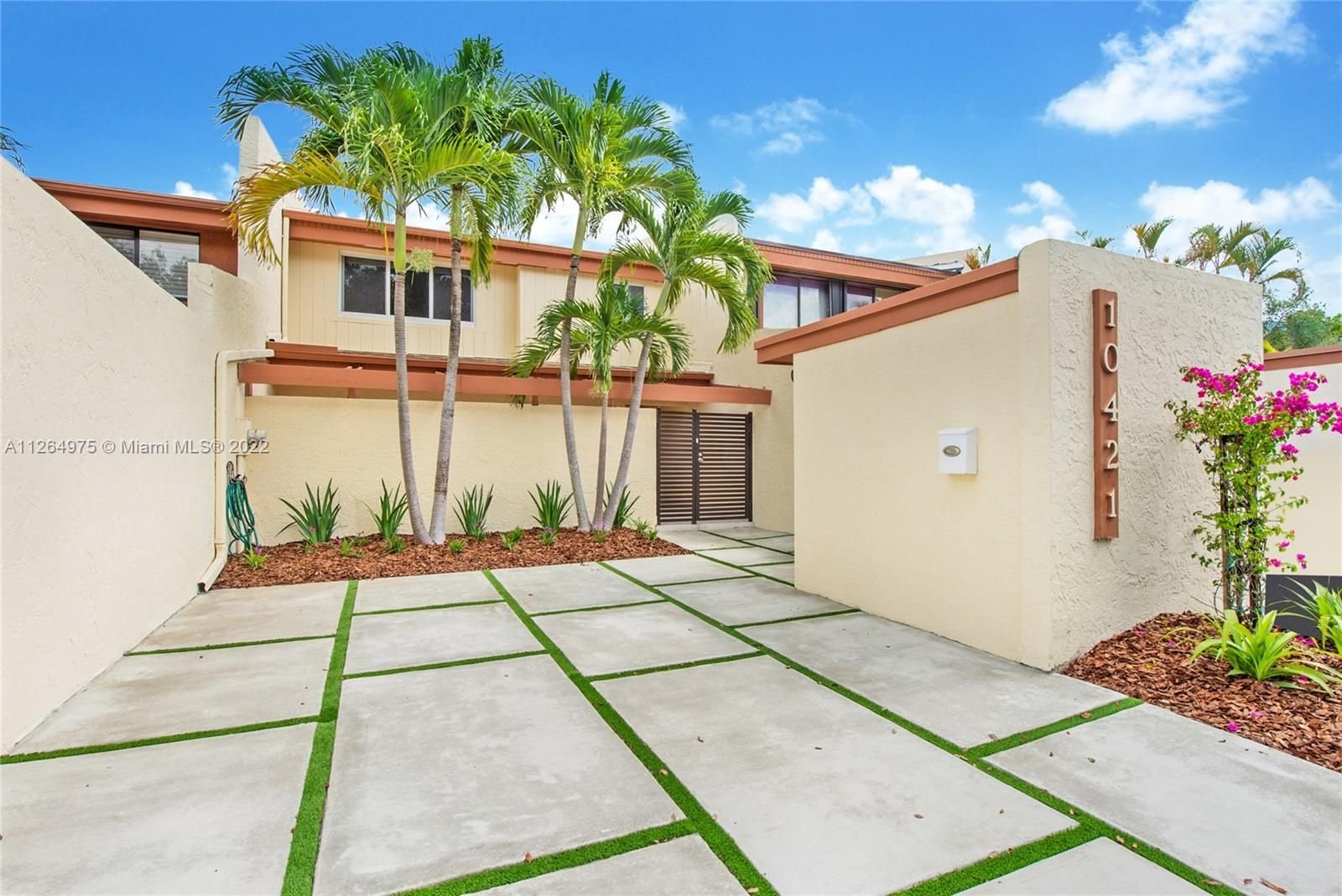 Real estate property located at 10421 76th St, Miami-Dade County, Miami, FL